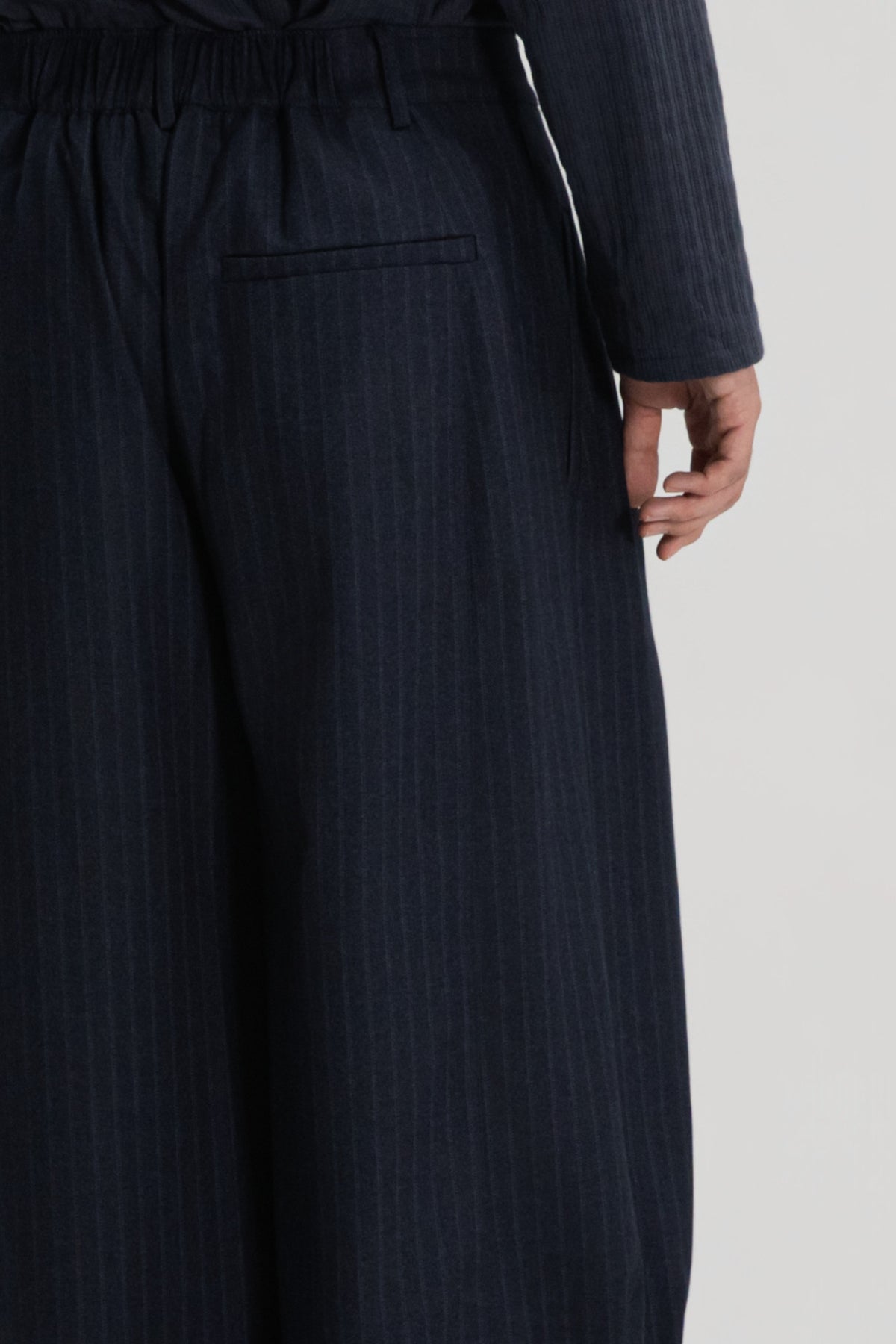 Gender Neutral Pleated Hem Ankle Pants (Poly / Navy Stripe)