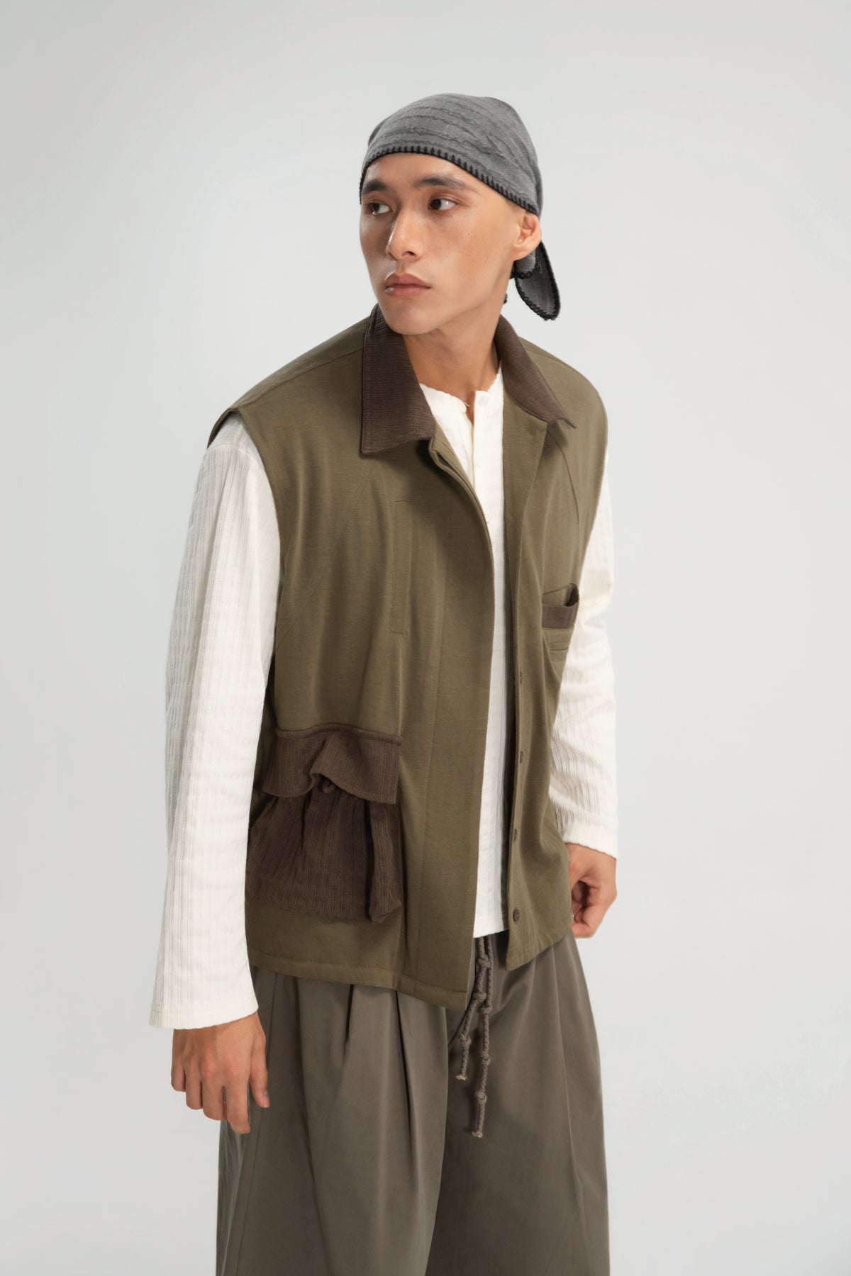 Gender Neutral Slouchy Grain Knit Farmer Vest (Tea)