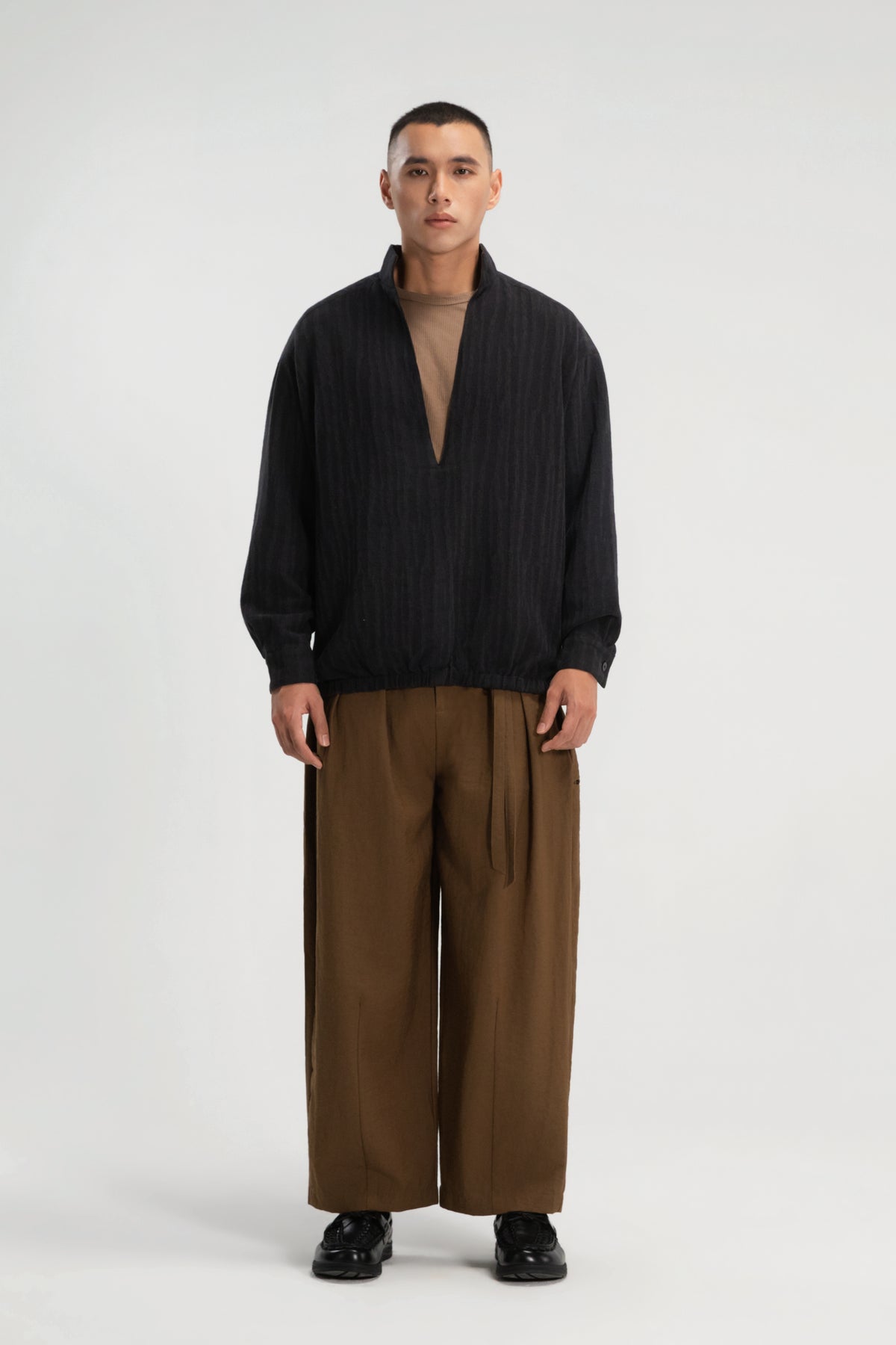 Gender Neutral Front Deep-V Dual Wear Blouse (Aged Black / Ash Grey)