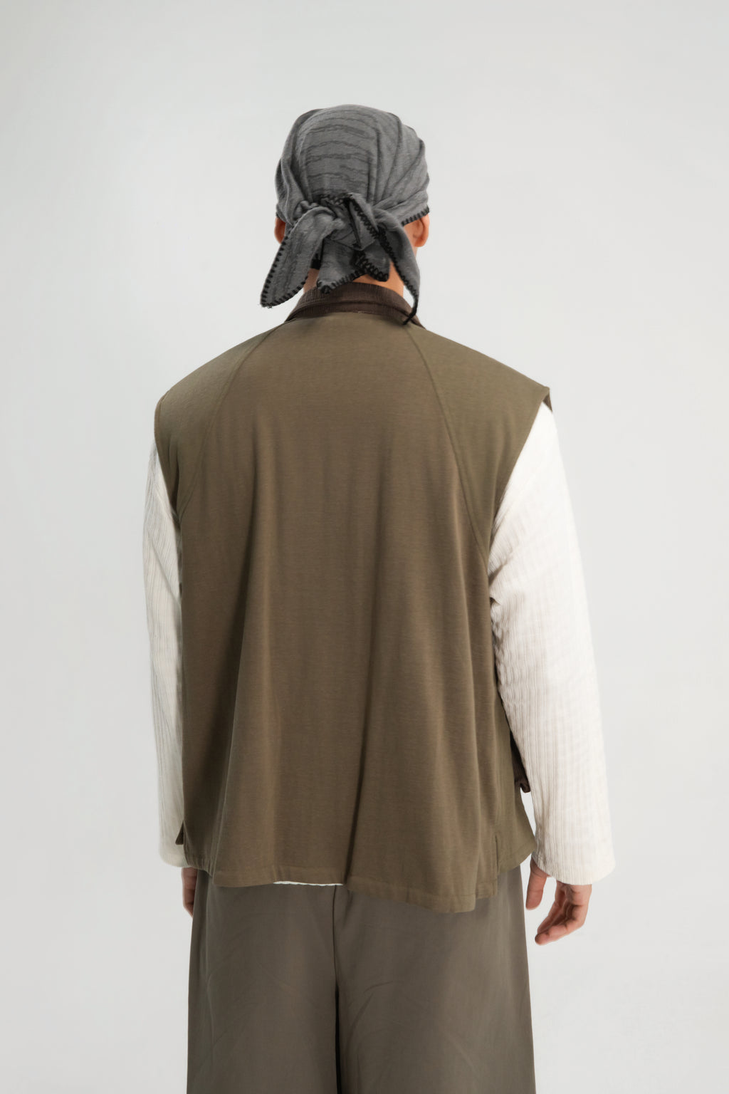 Gender Neutral Slouchy Grain Knit Farmer Vest (Tea)