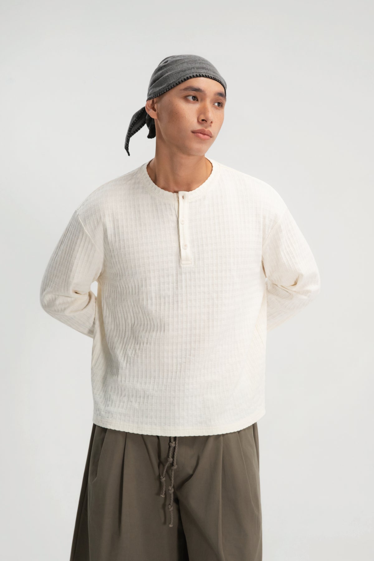 Gender Neutral Grain Knit Long Sleeve Tee (Off White)