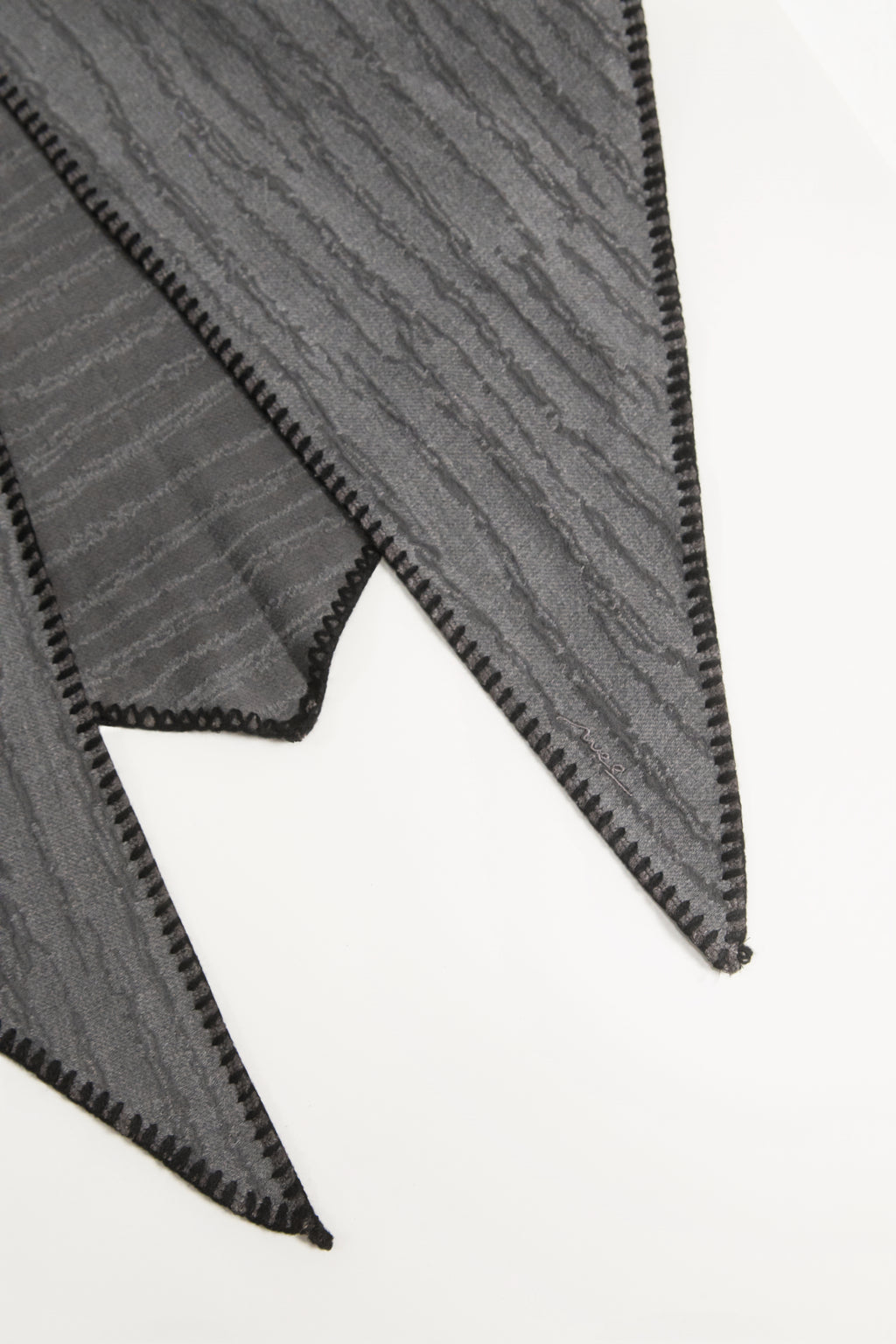 Small Tri Scarf (Aged Grey)