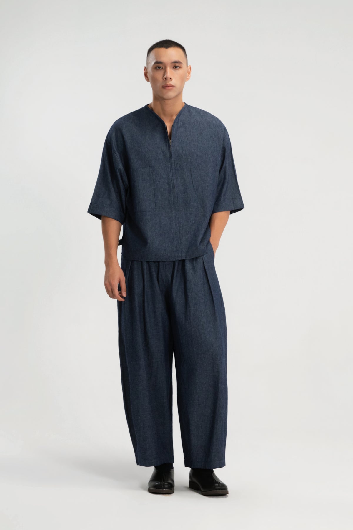 Gender Neutral Collarless Half-Zipper Shirt (Linen Denim / Blue)