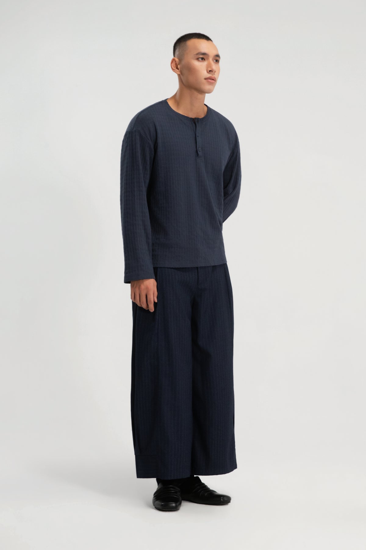 Gender Neutral Grain Knit Long Sleeve Tee (Blue)