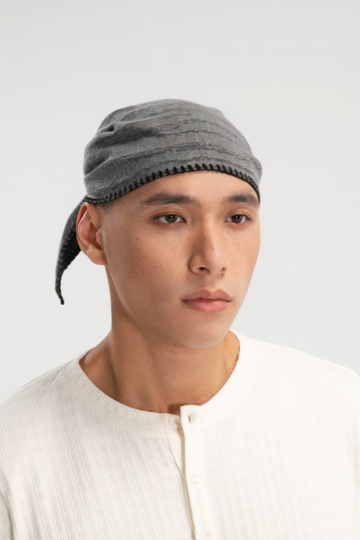 Small Tri Scarf (Aged Grey)
