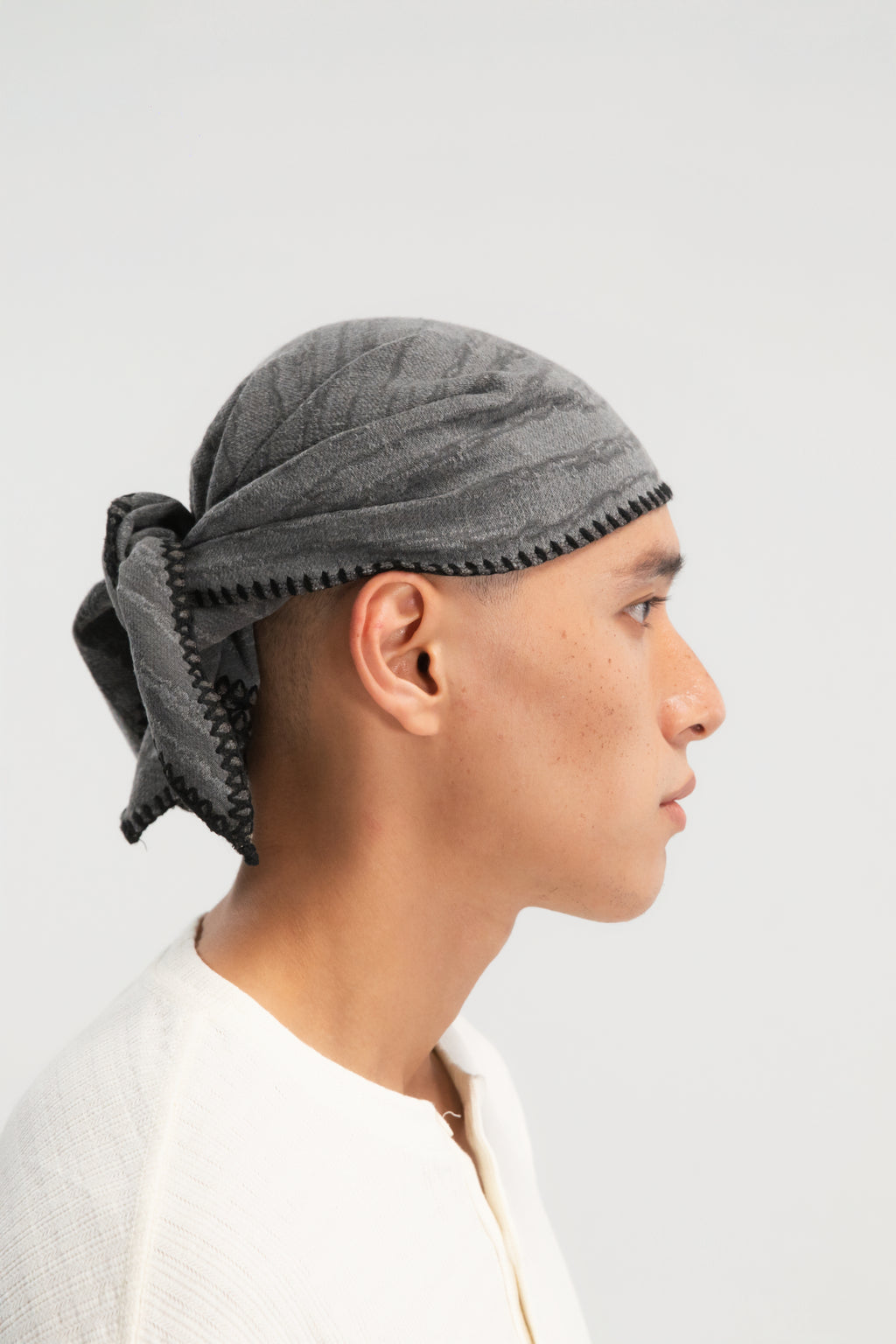 Small Tri Scarf (Aged Grey)