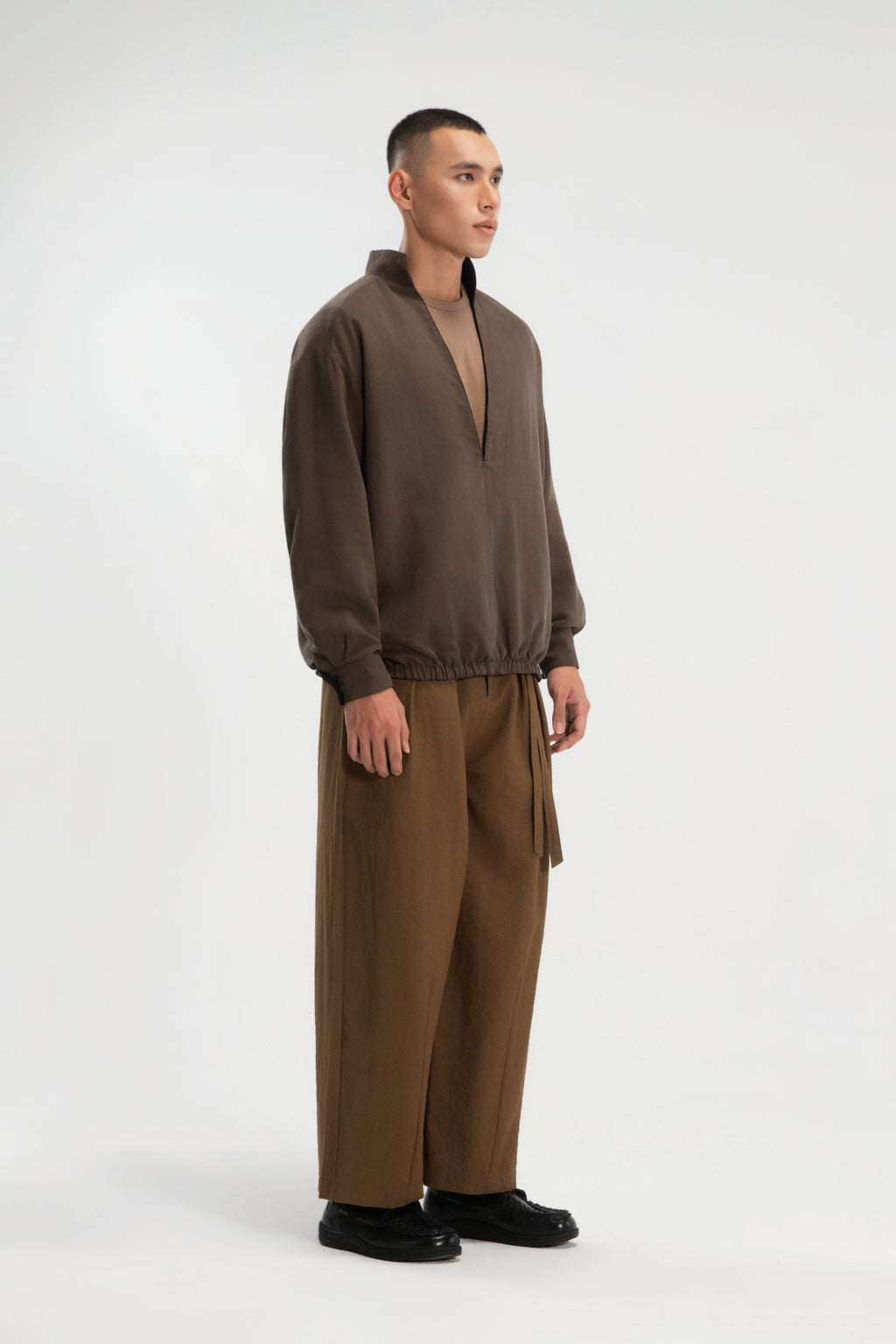 Gender Neutral Front Deep-V Dual Wear Blouse (Aged Grey / Ash Brown)