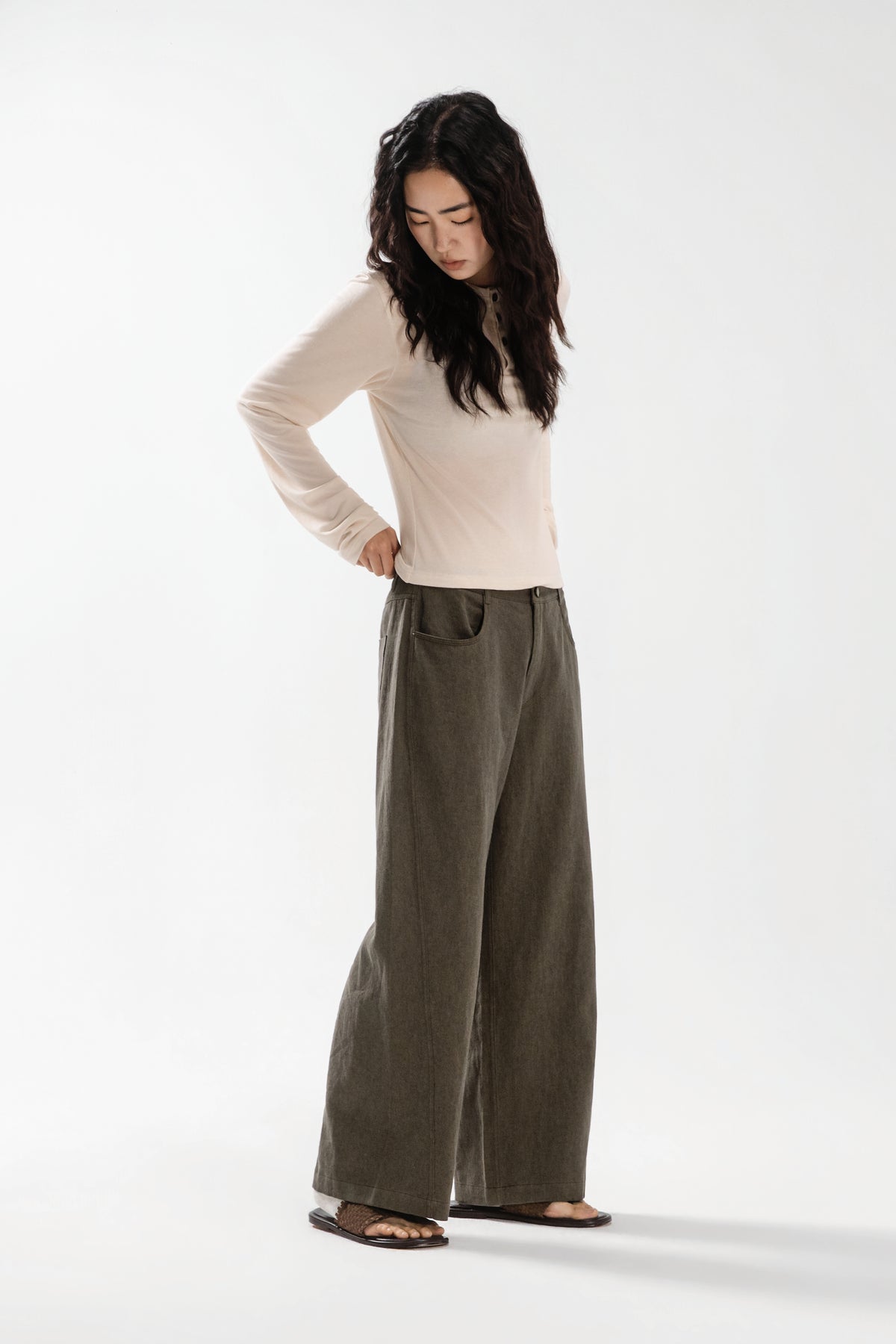 Medium Rise Straight-Cut Denim Pants (Dirty Tea)