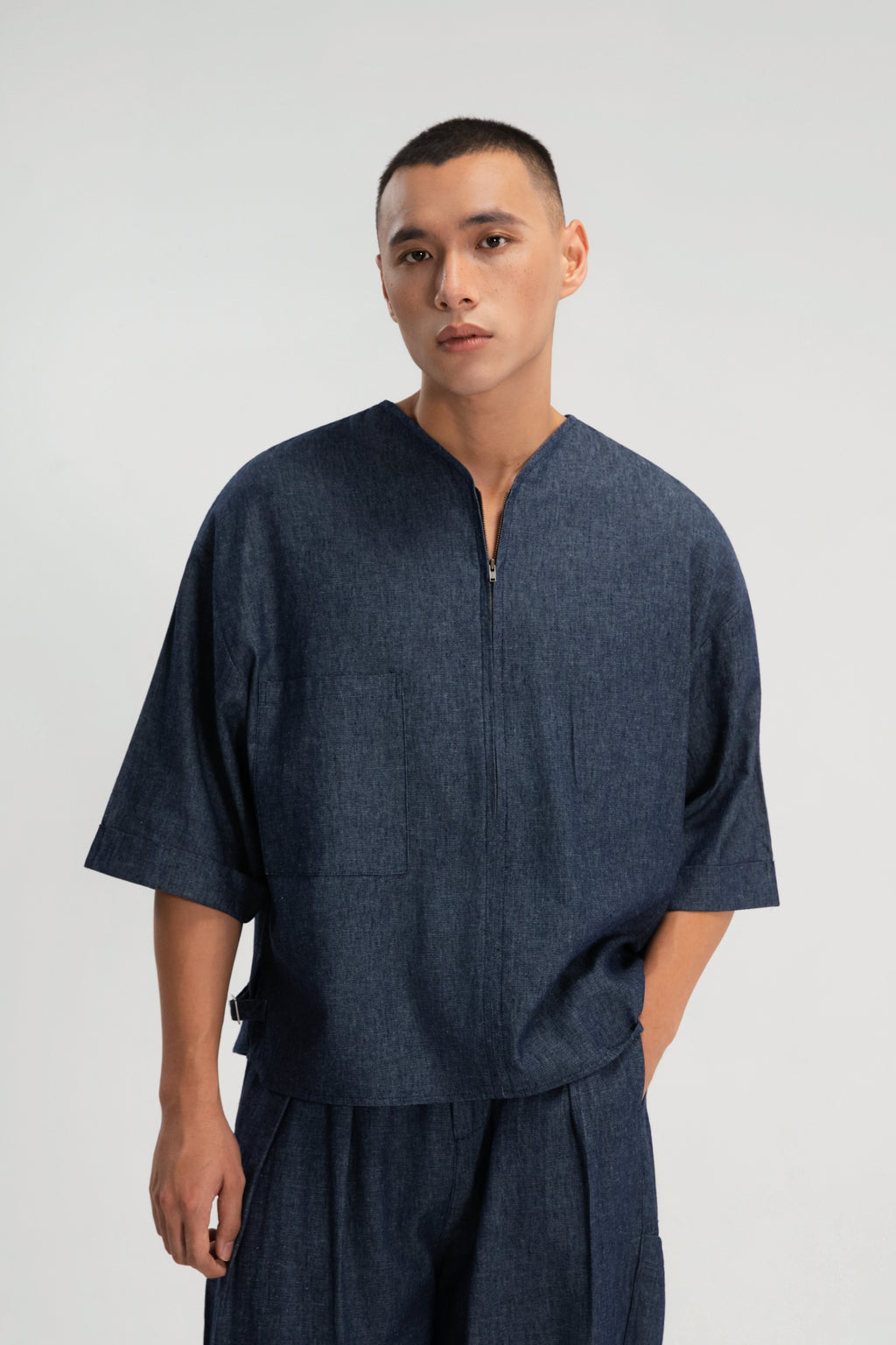 Gender Neutral Collarless Half-Zipper Shirt (Linen Denim / Blue)