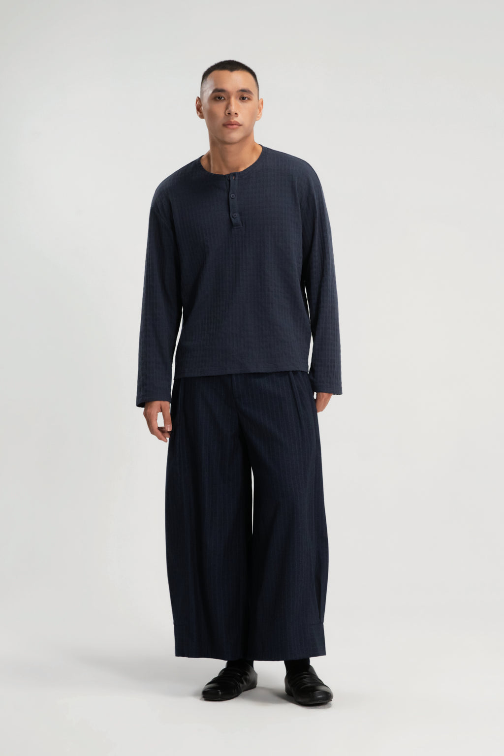 Gender Neutral Grain Knit Long Sleeve Tee (Blue)