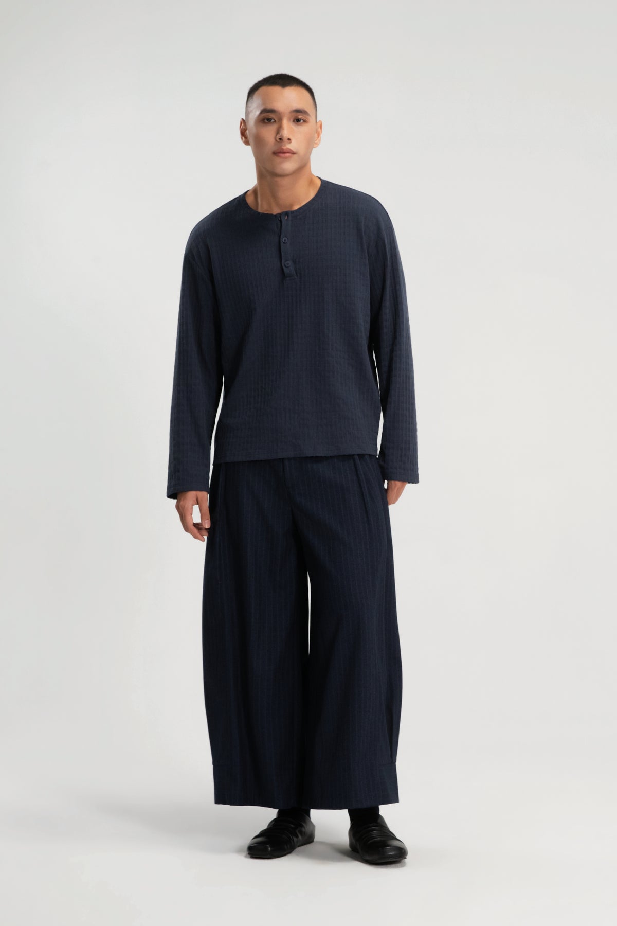 Gender Neutral Grain Knit Long Sleeve Tee (Blue)
