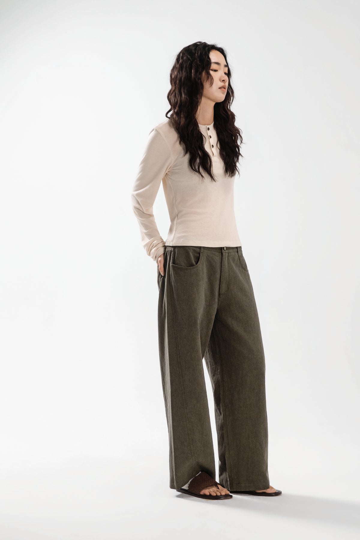 Medium Rise Straight-Cut Denim Pants (Dirty Tea)