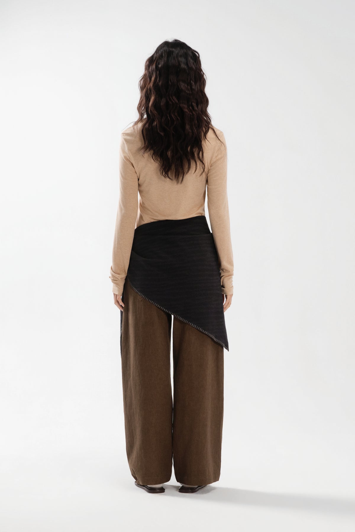 Medium Rise Straight-Cut Denim Pants (Dirty Brown)