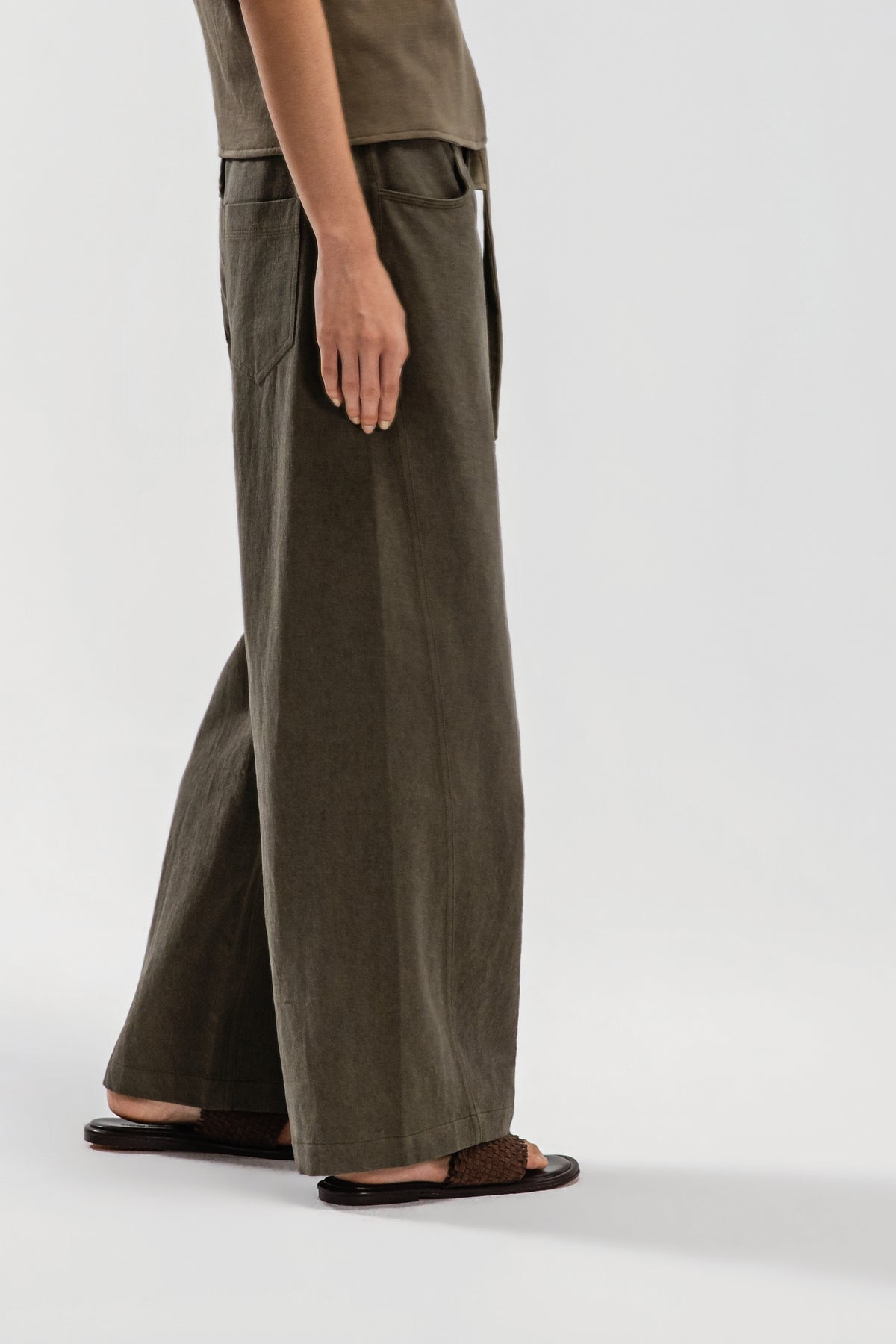 Medium Rise Straight-Cut Denim Pants (Dirty Tea)
