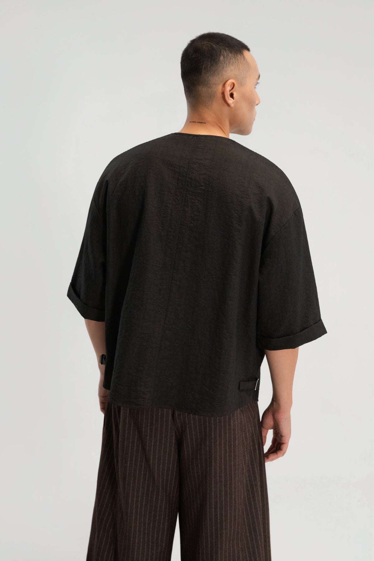 Gender Neutral Collarless Half-Zipper Shirt (Dark Grey)