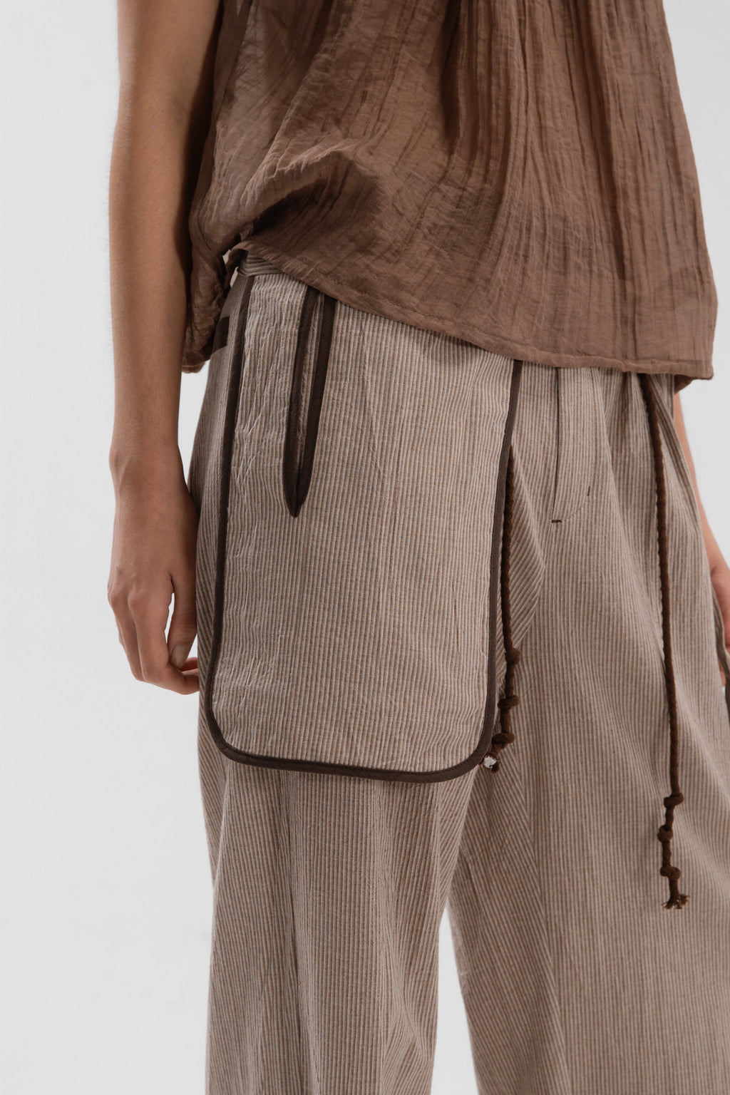 External Pocket (Khaki Pinstripe)