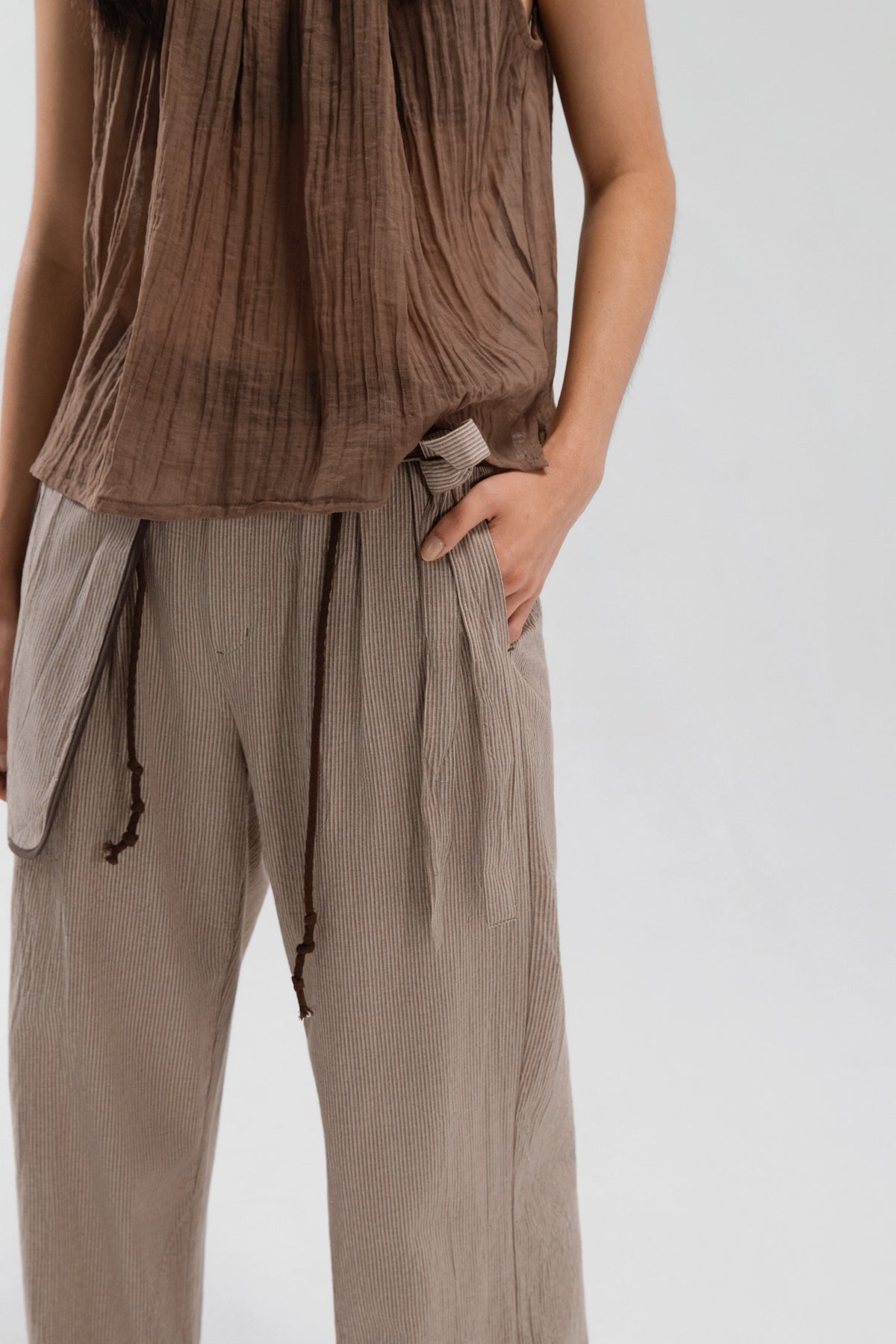 External Pocket (Khaki Pinstripe)