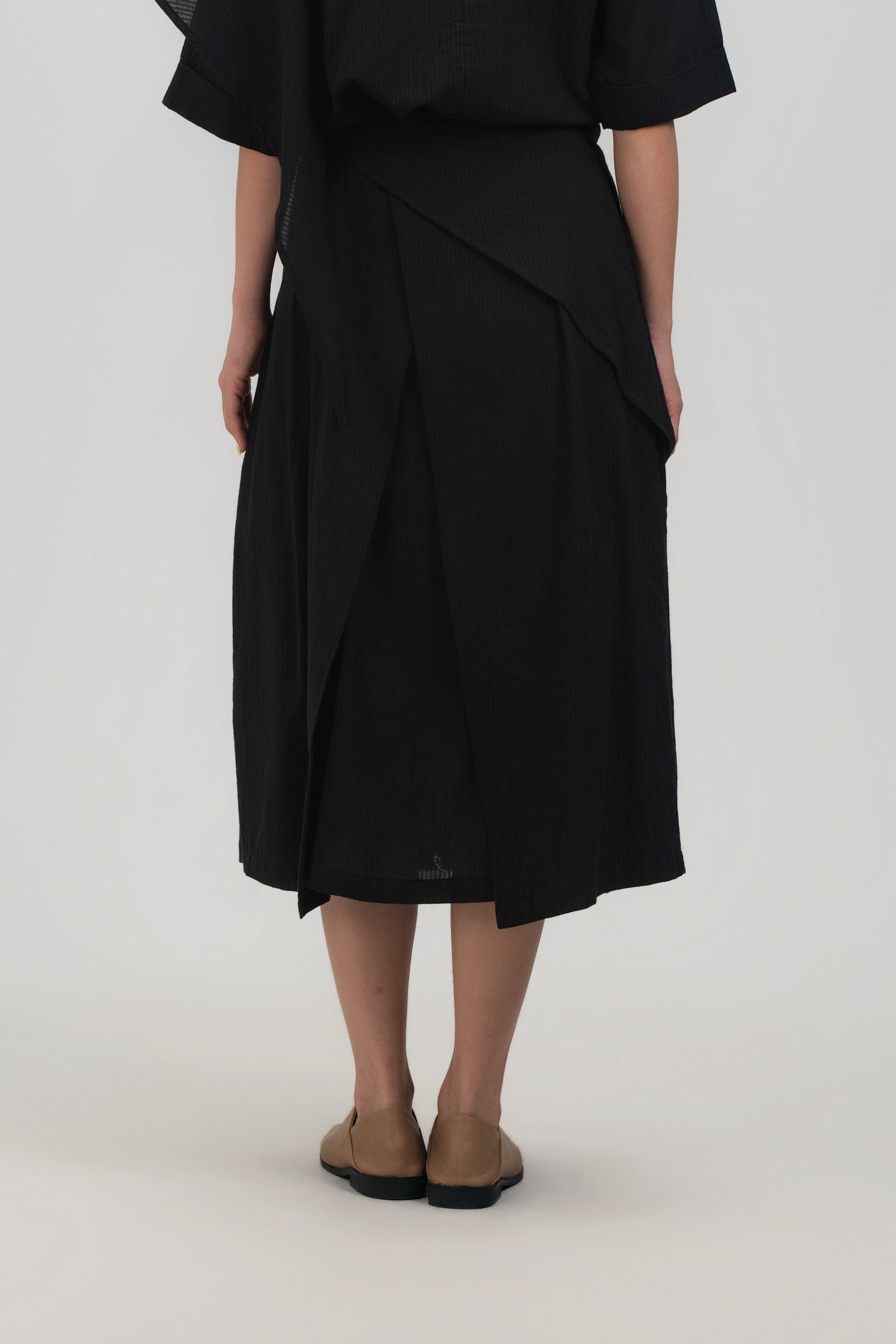 Waist Bandeu Layering Pleated Skirt - Midi (Black Grid)