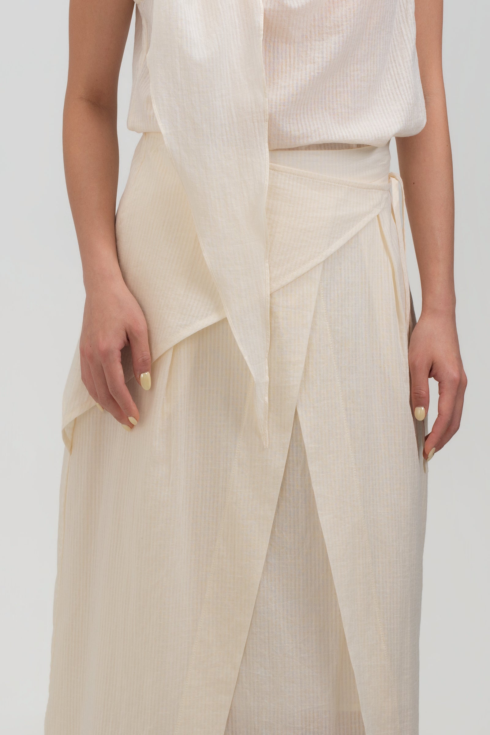 Waist Bandeu Layering Pleated Skirt - Midi (Off White Grid)