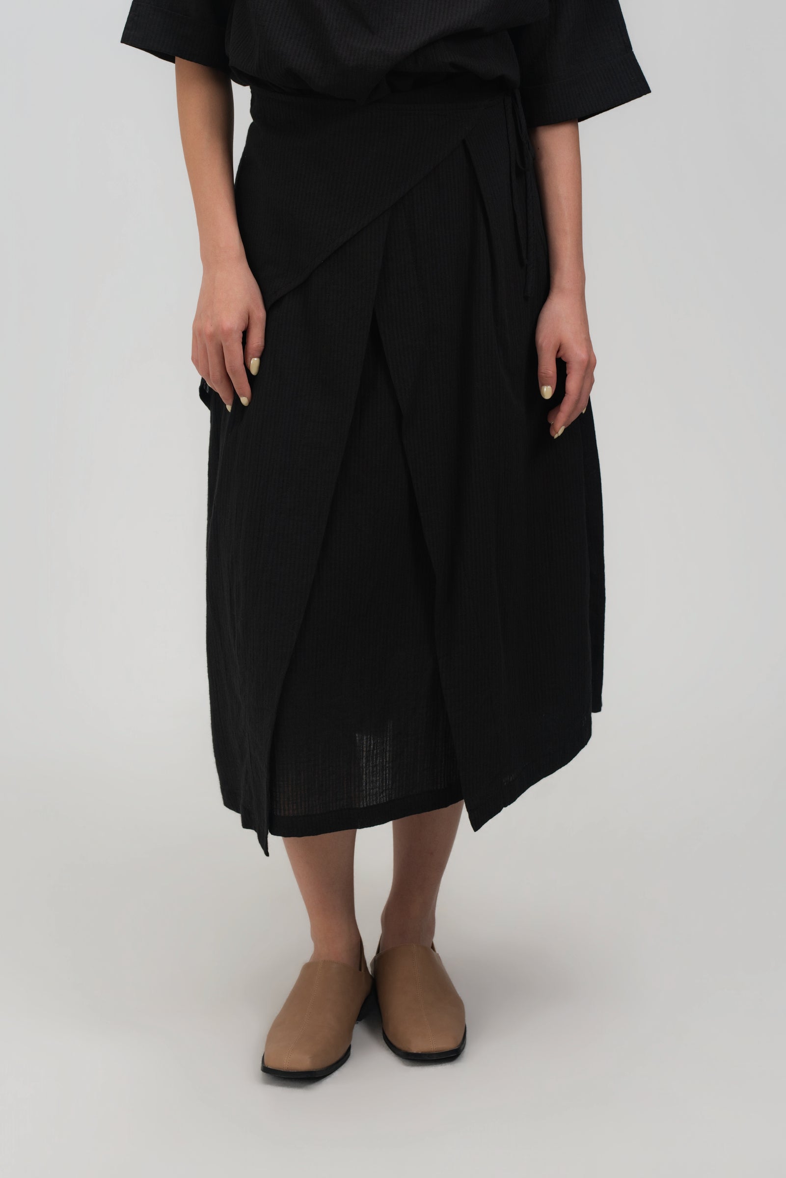 Waist Bandeu Layering Pleated Skirt - Midi (Black Grid)