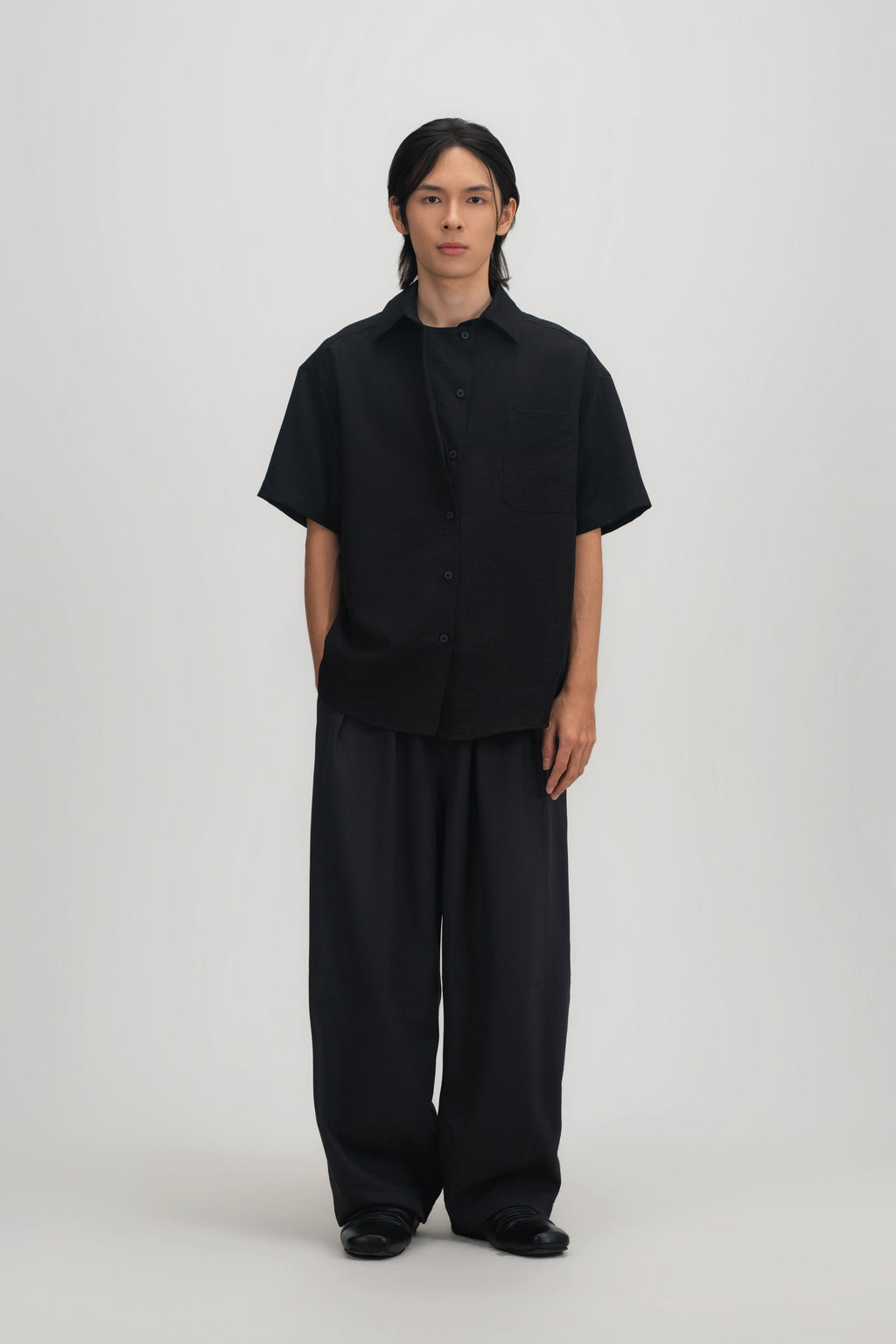 Gender Neutral Drape Neck Short-Sleeve Shirt (Black)