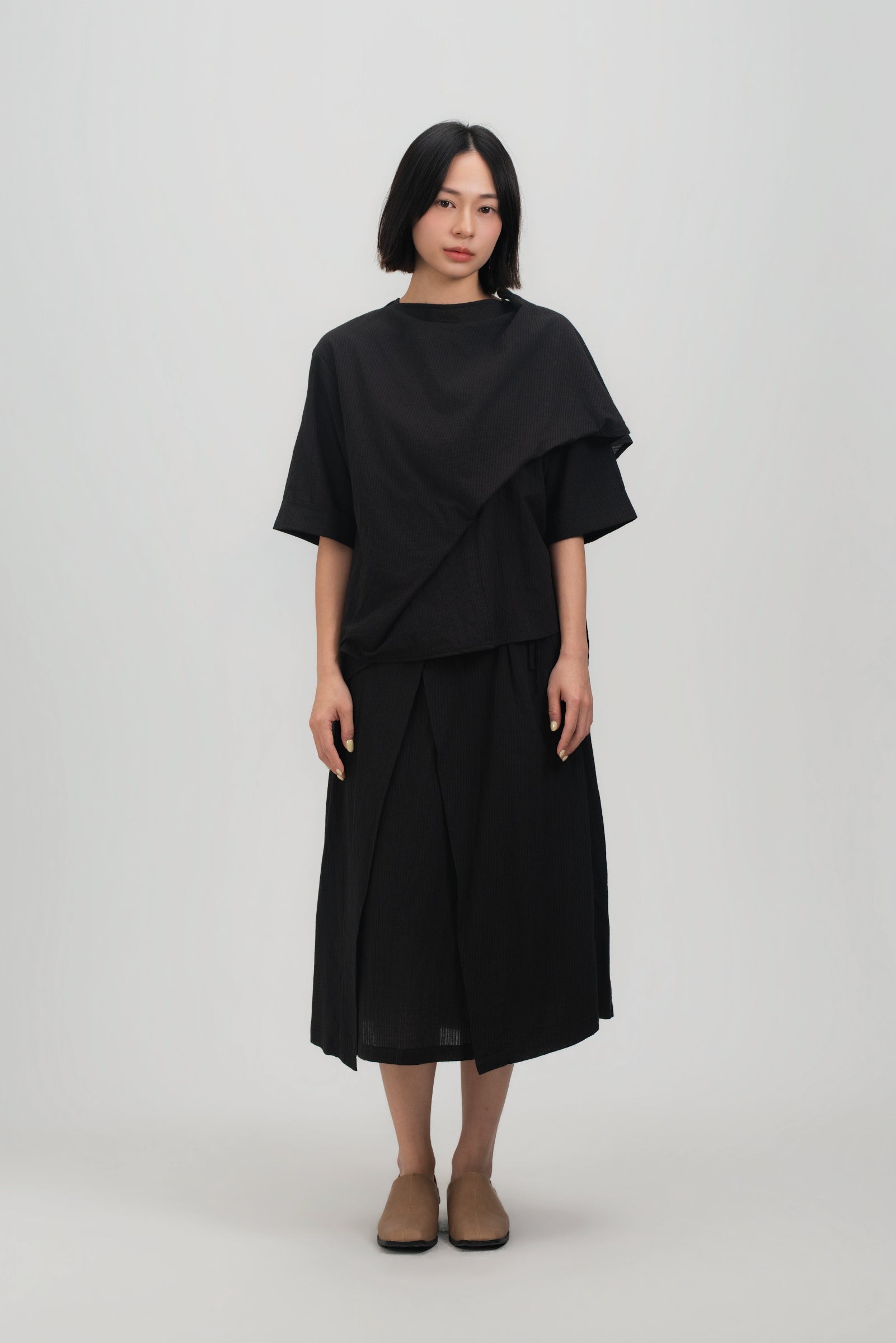 Waist Bandeu Layering Pleated Skirt - Midi (Black Grid)