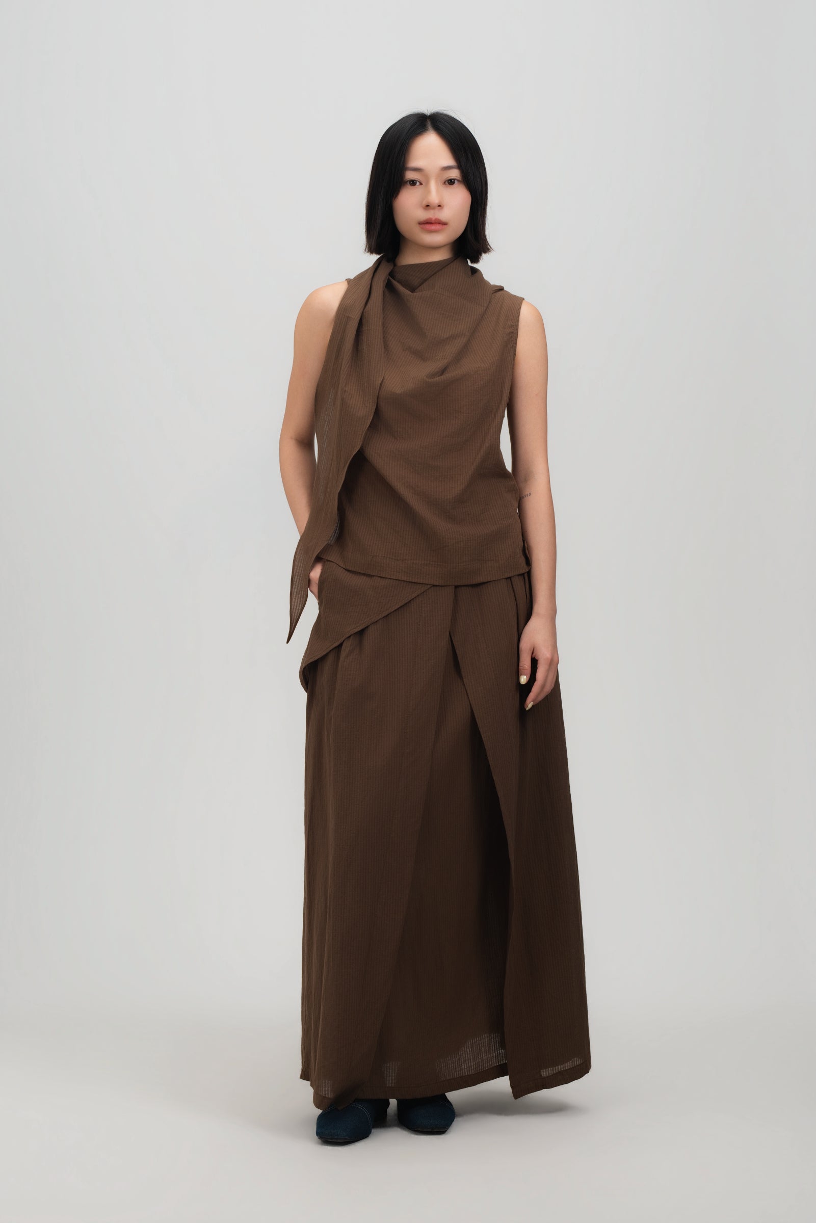 Triangle Neck-Scarf Tank Top (Brown Grid)
