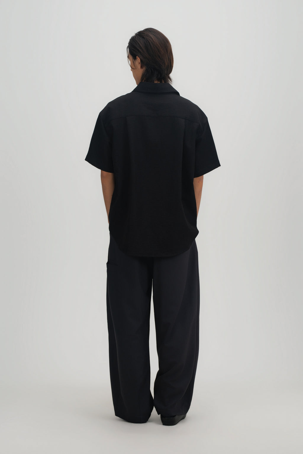 Gender Neutral Drape Neck Short-Sleeve Shirt (Black)