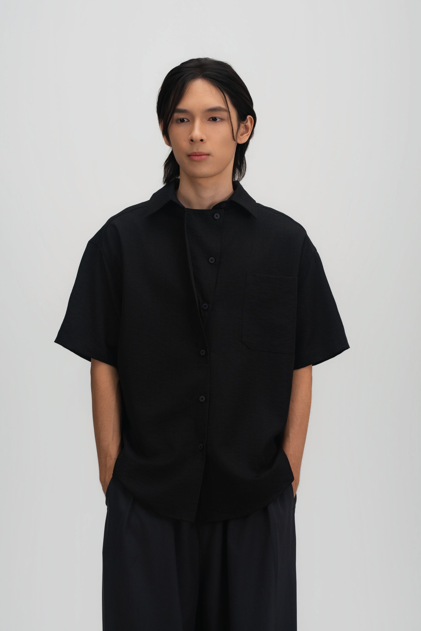 Gender Neutral Drape Neck Short-Sleeve Shirt (Black)