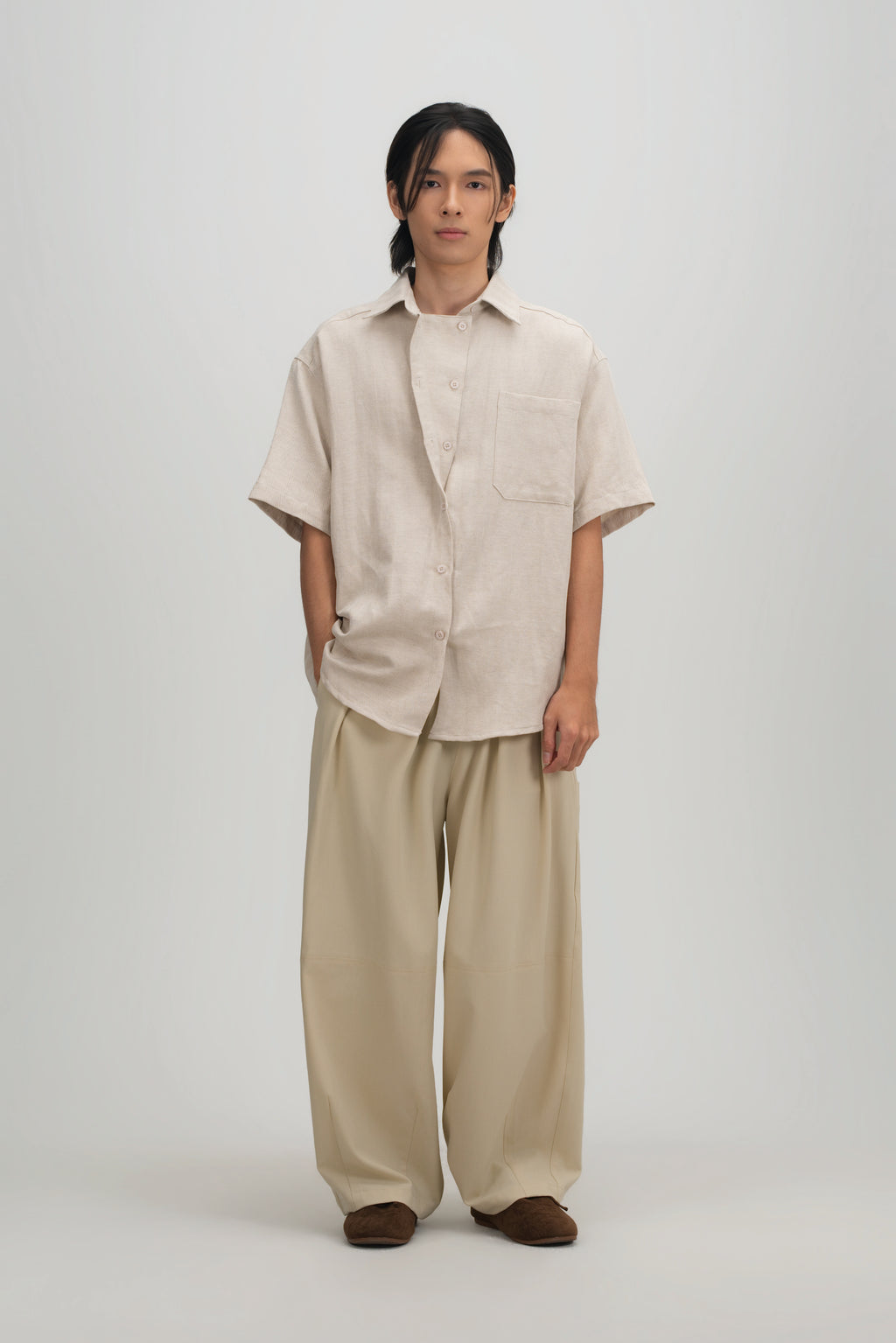 Gender Neutral Drape Neck Short-Sleeve Shirt (Linen Beige)