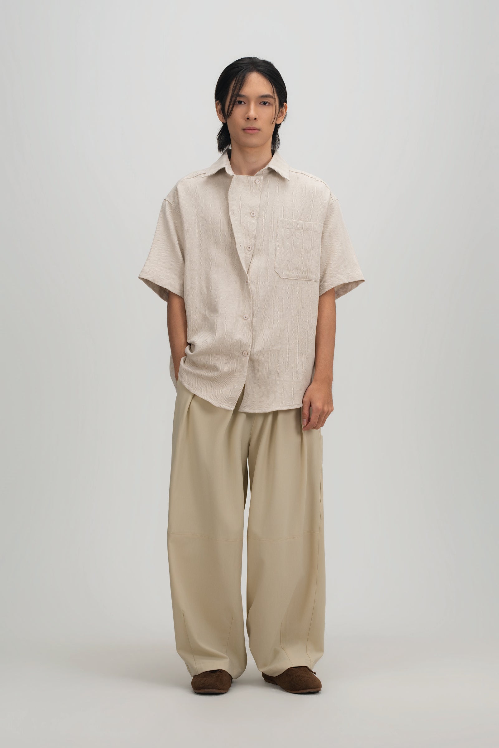 Gender Neutral Drape Neck Short-Sleeve Shirt (Linen Beige)