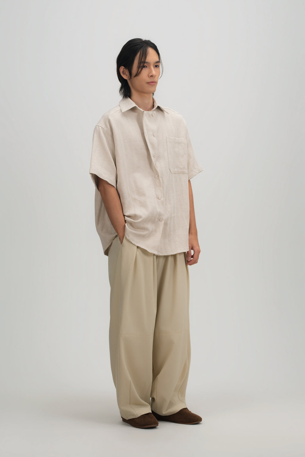 Gender Neutral Drape Neck Short-Sleeve Shirt (Linen Beige)