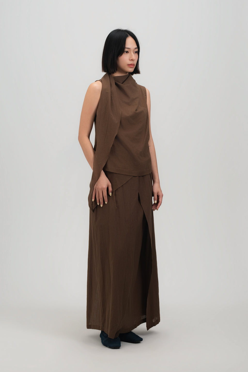 Triangle Neck-Scarf Tank Top (Brown Grid)