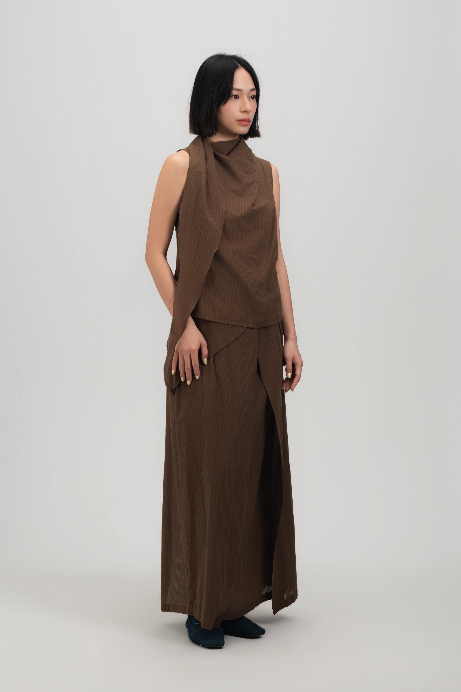 Triangle Neck-Scarf Tank Top (Brown Grid)