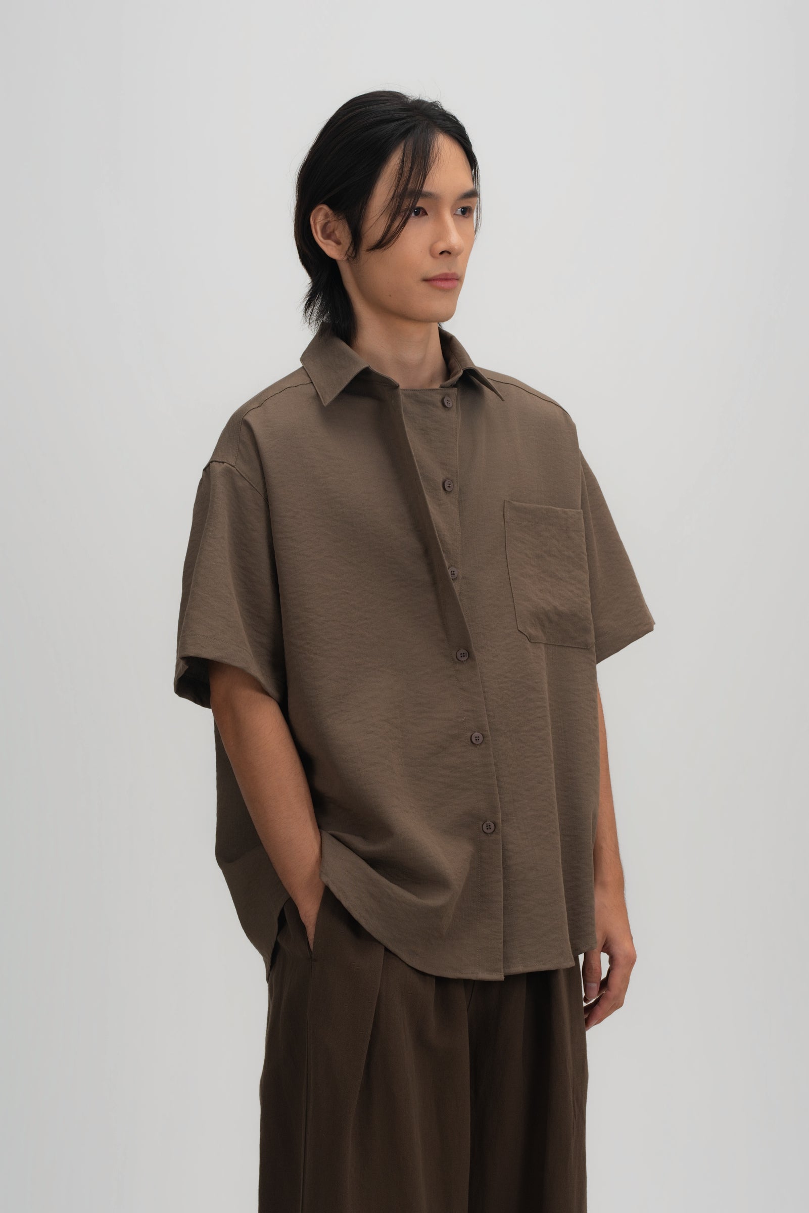 Gender Neutral Drape Neck Short-Sleeve Shirt (Tea)