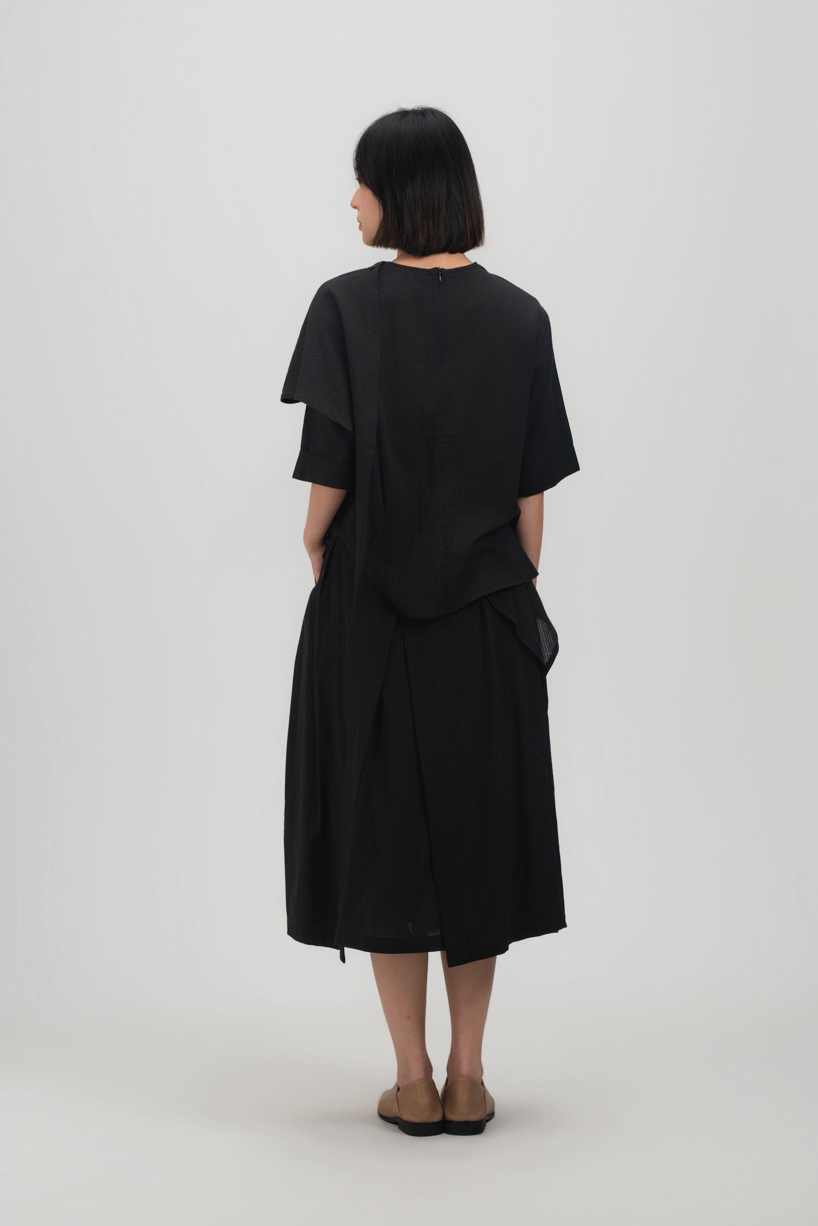 Neck-Scarf Half Sleeve Blouse (Black Grid)