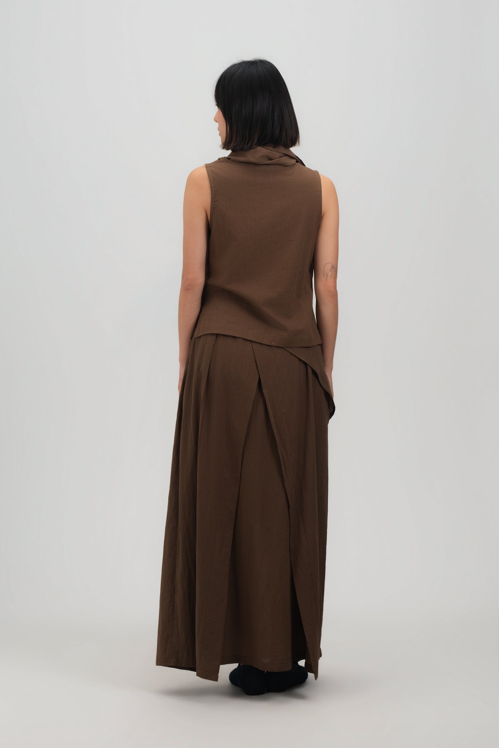 Triangle Neck-Scarf Tank Top (Brown Grid)