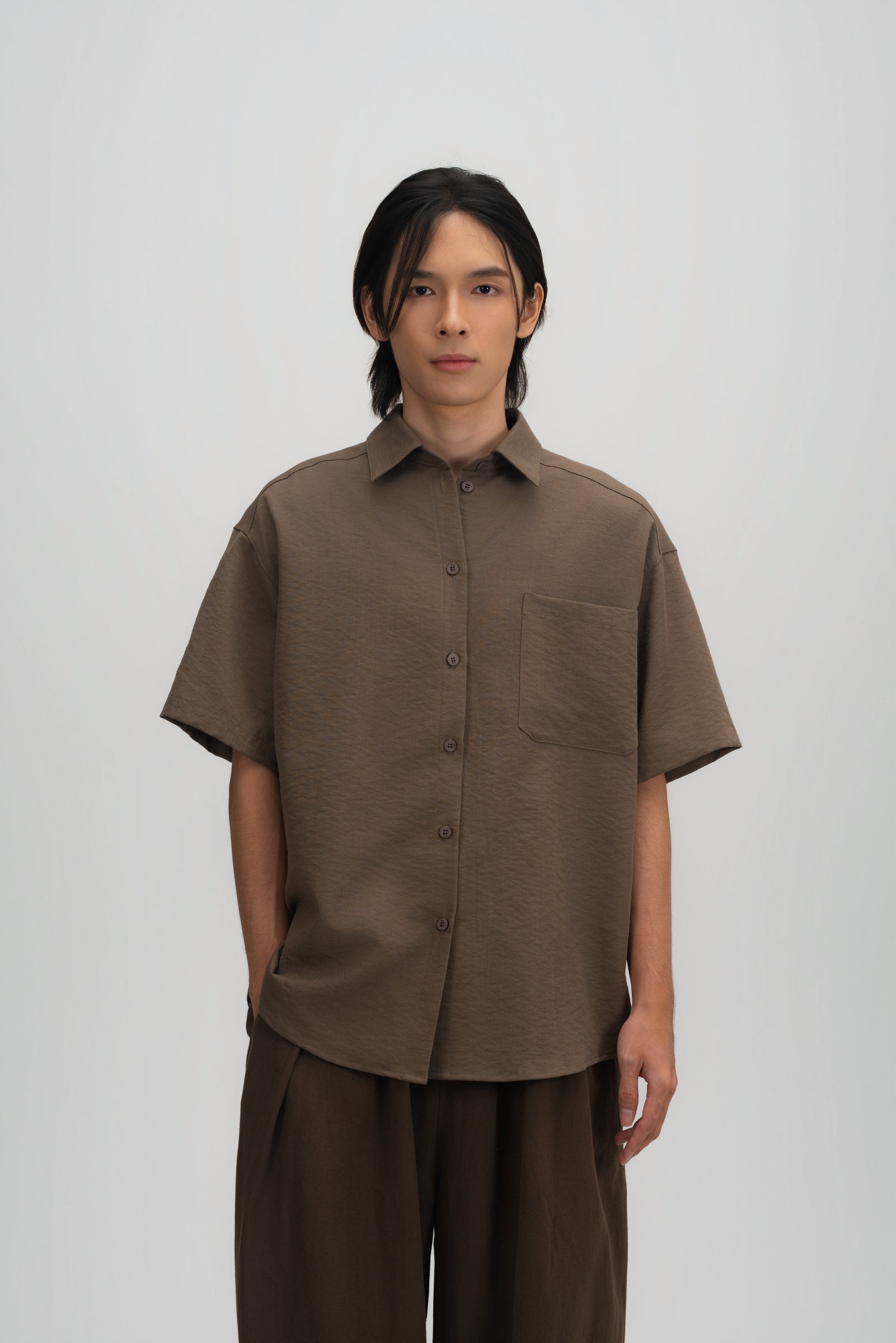 Gender Neutral Drape Neck Short-Sleeve Shirt (Tea)