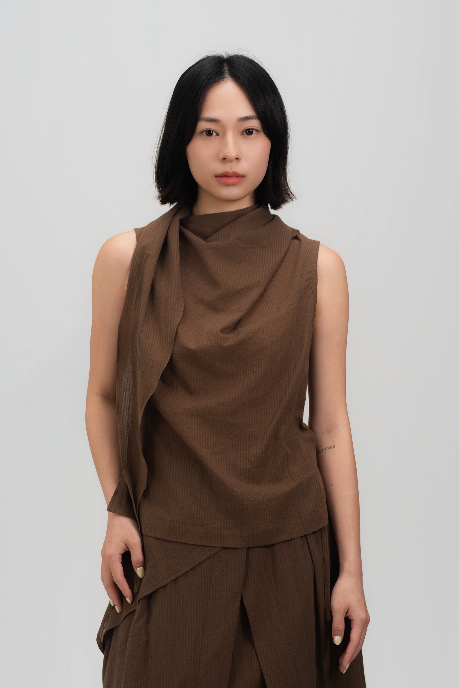 Triangle Neck-Scarf Tank Top (Brown Grid)