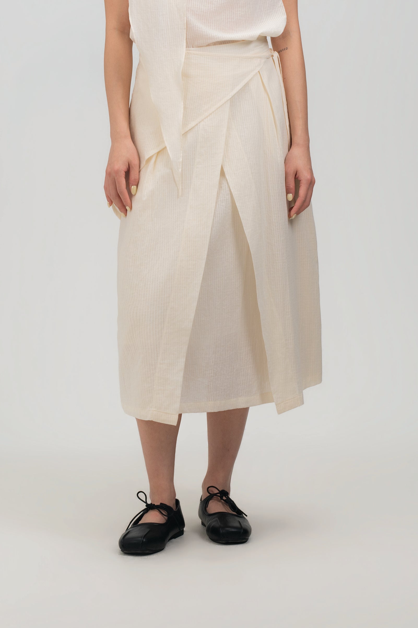 Waist Bandeu Layering Pleated Skirt - Midi (Off White Grid)