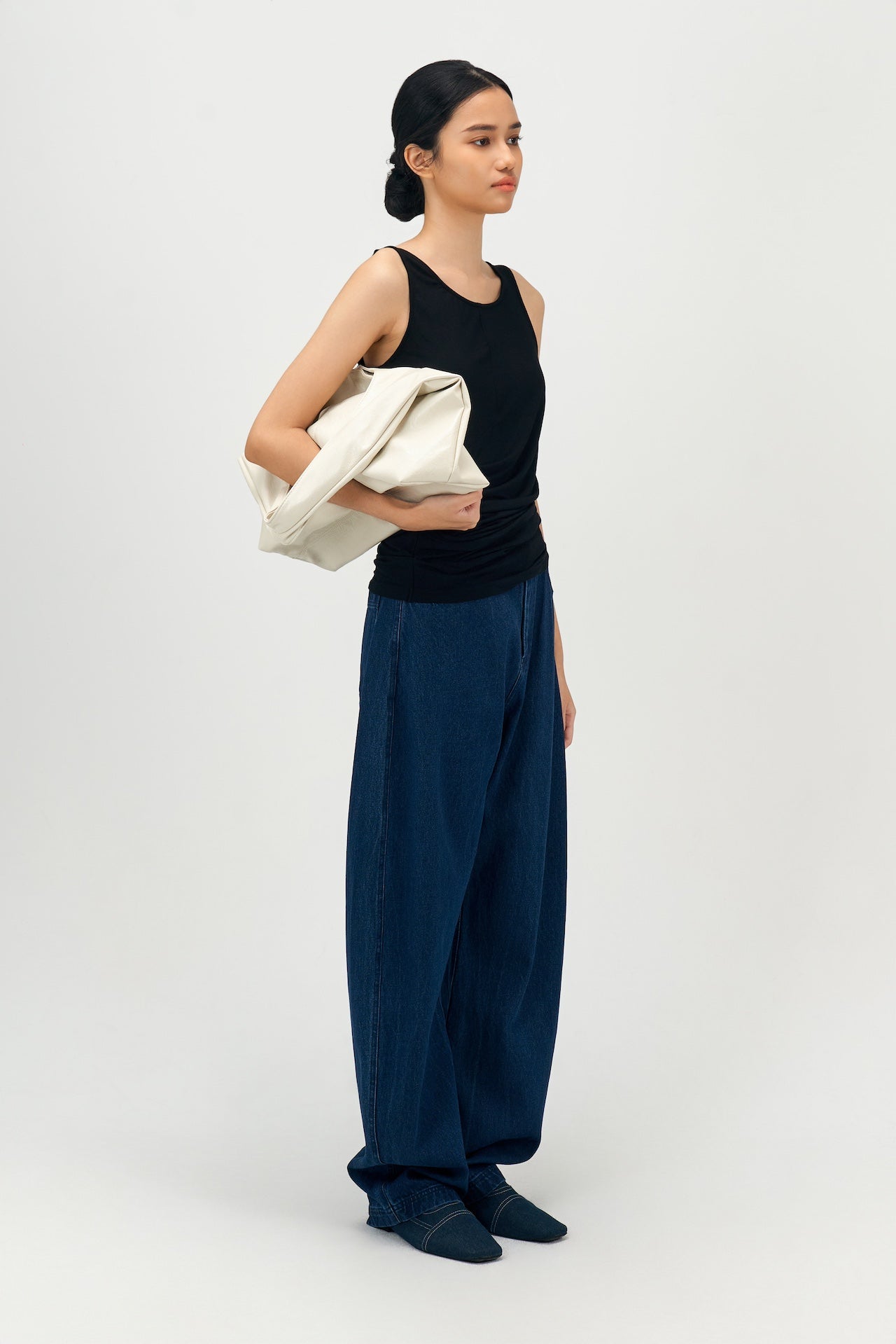 Triangle Leather Tote (White)