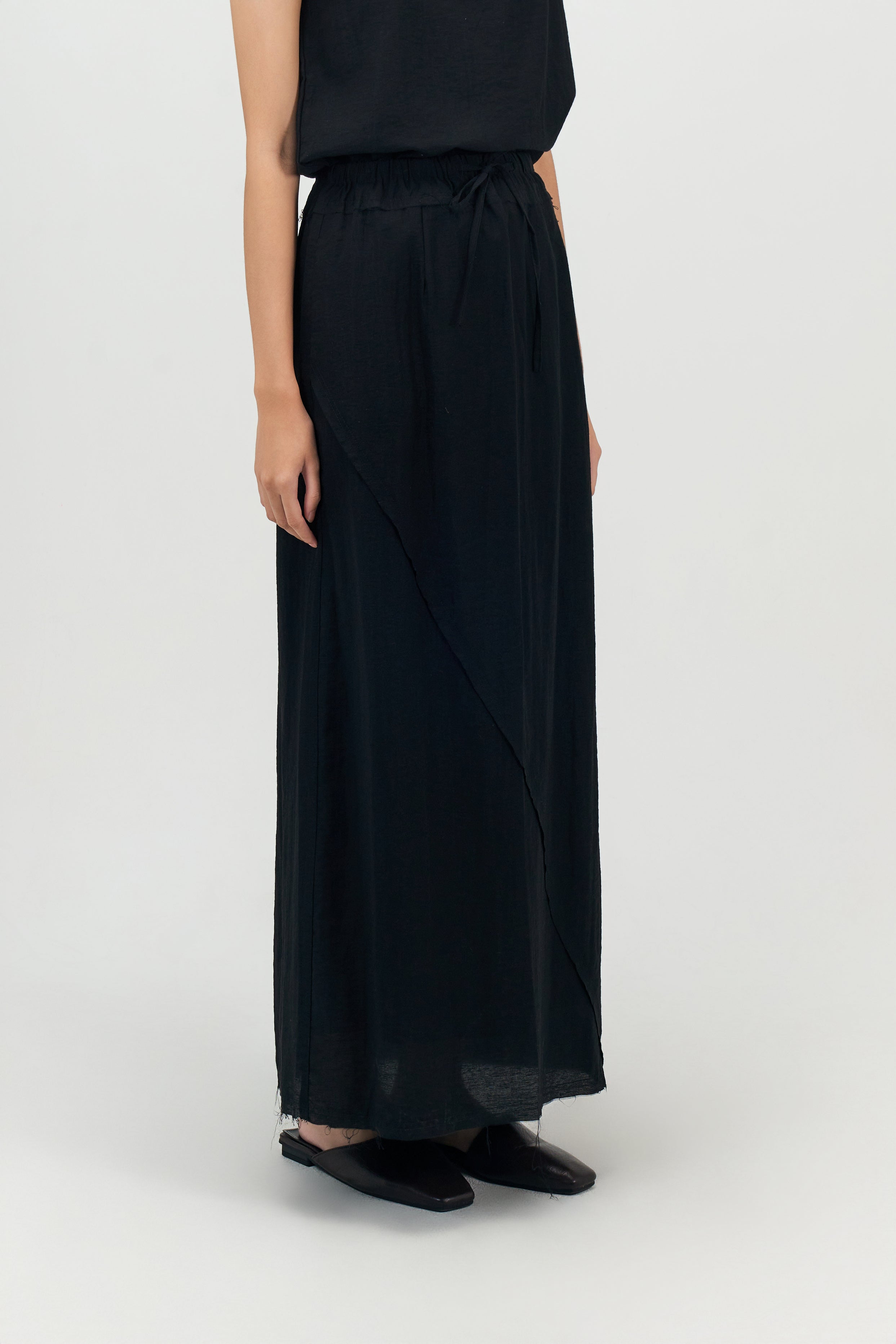 Classic - Raw Hemp Long Skirt (Black)
