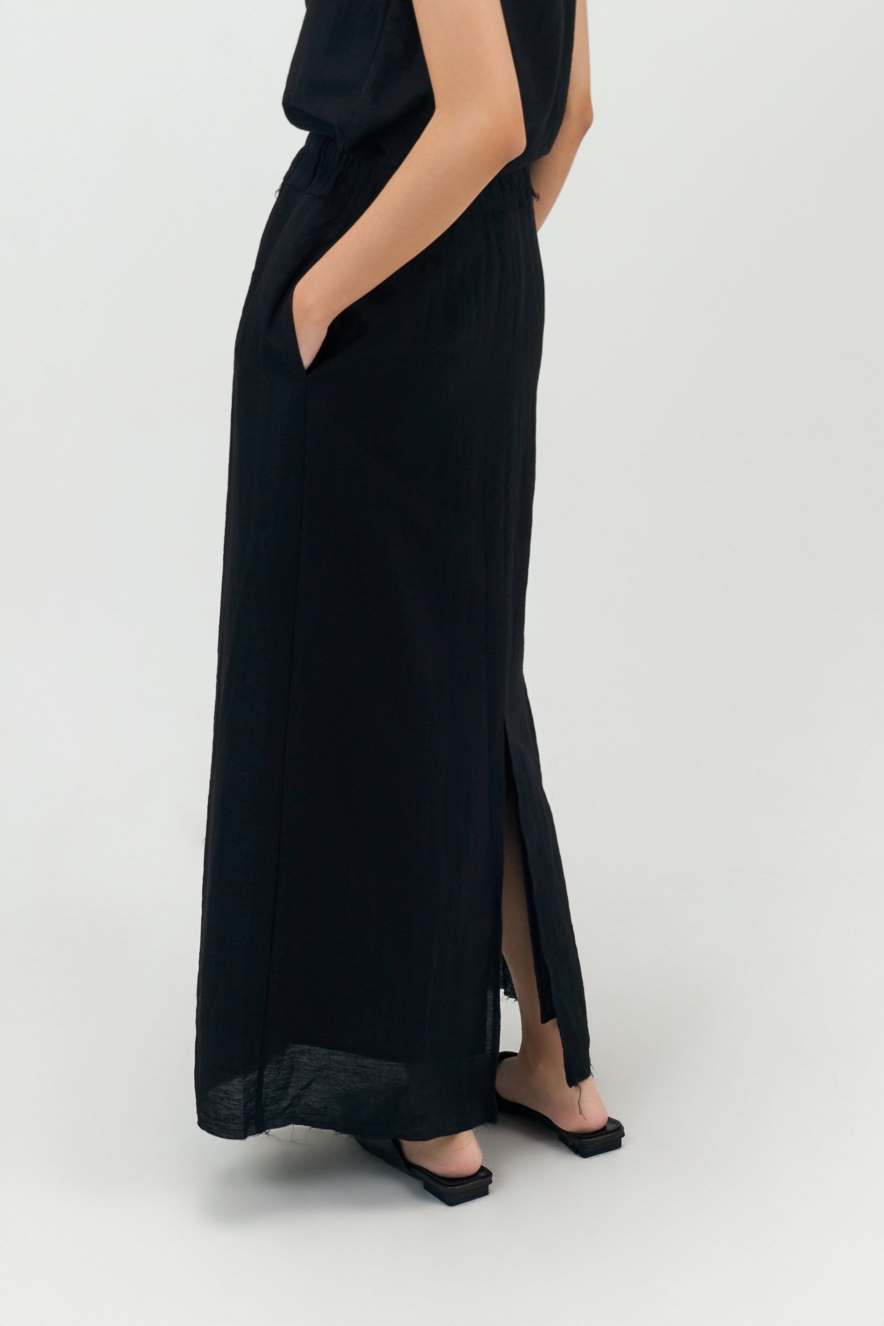 Classic - Raw Hemp Long Skirt (Black)