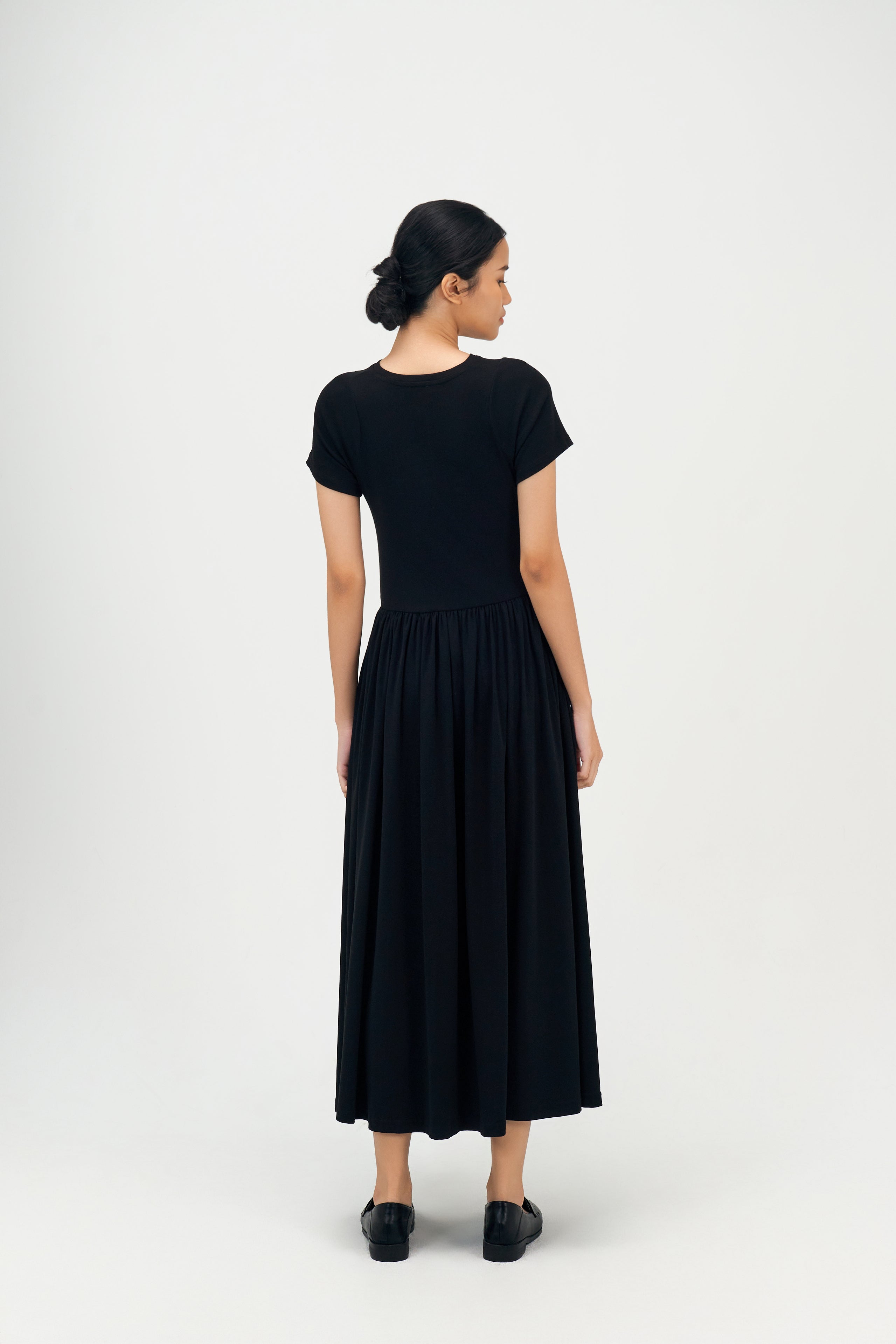 Classic - Knitted Curved Shoulder Gather Dress (Black)