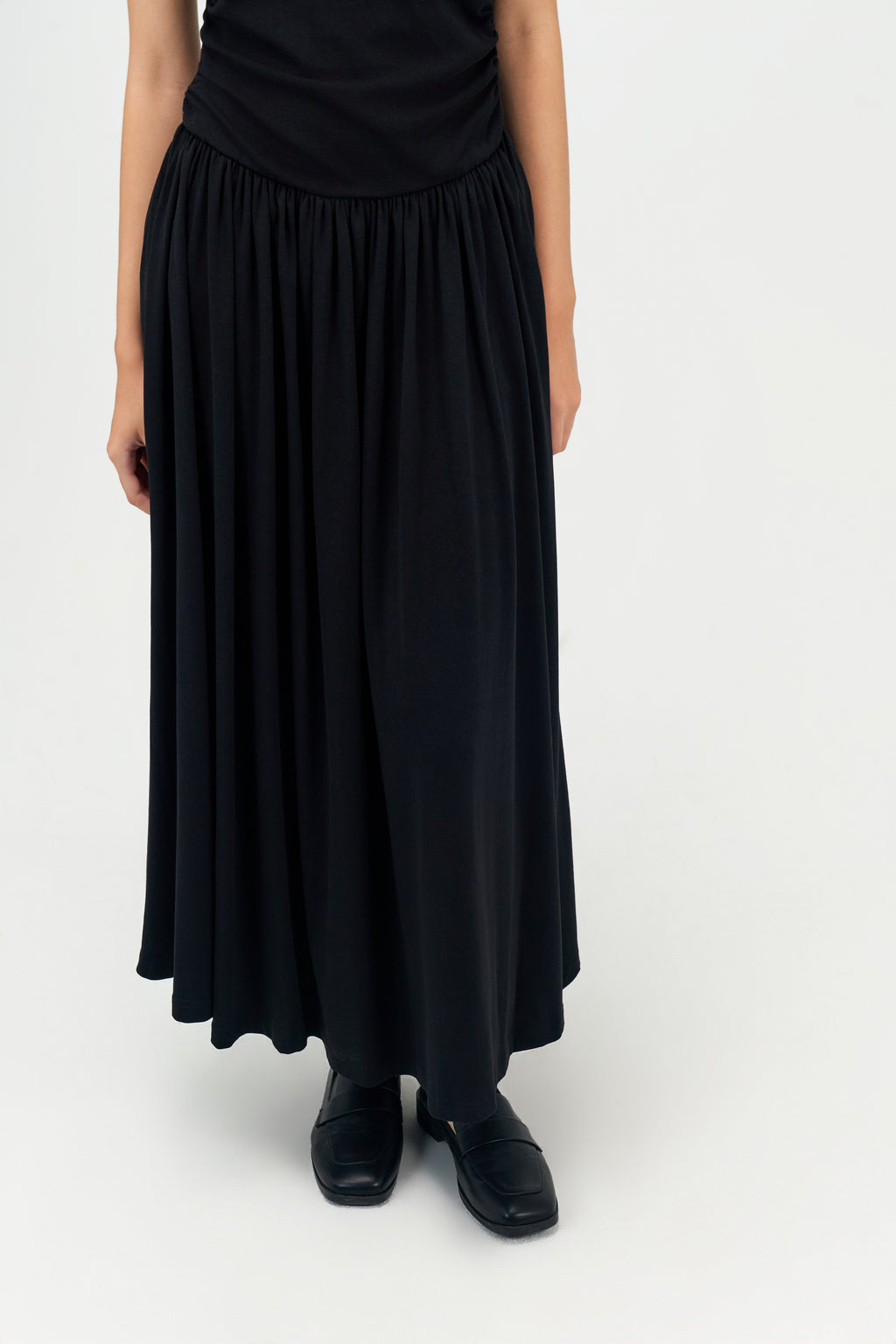 Classic - Knitted Curved Shoulder Gather Dress (Black)
