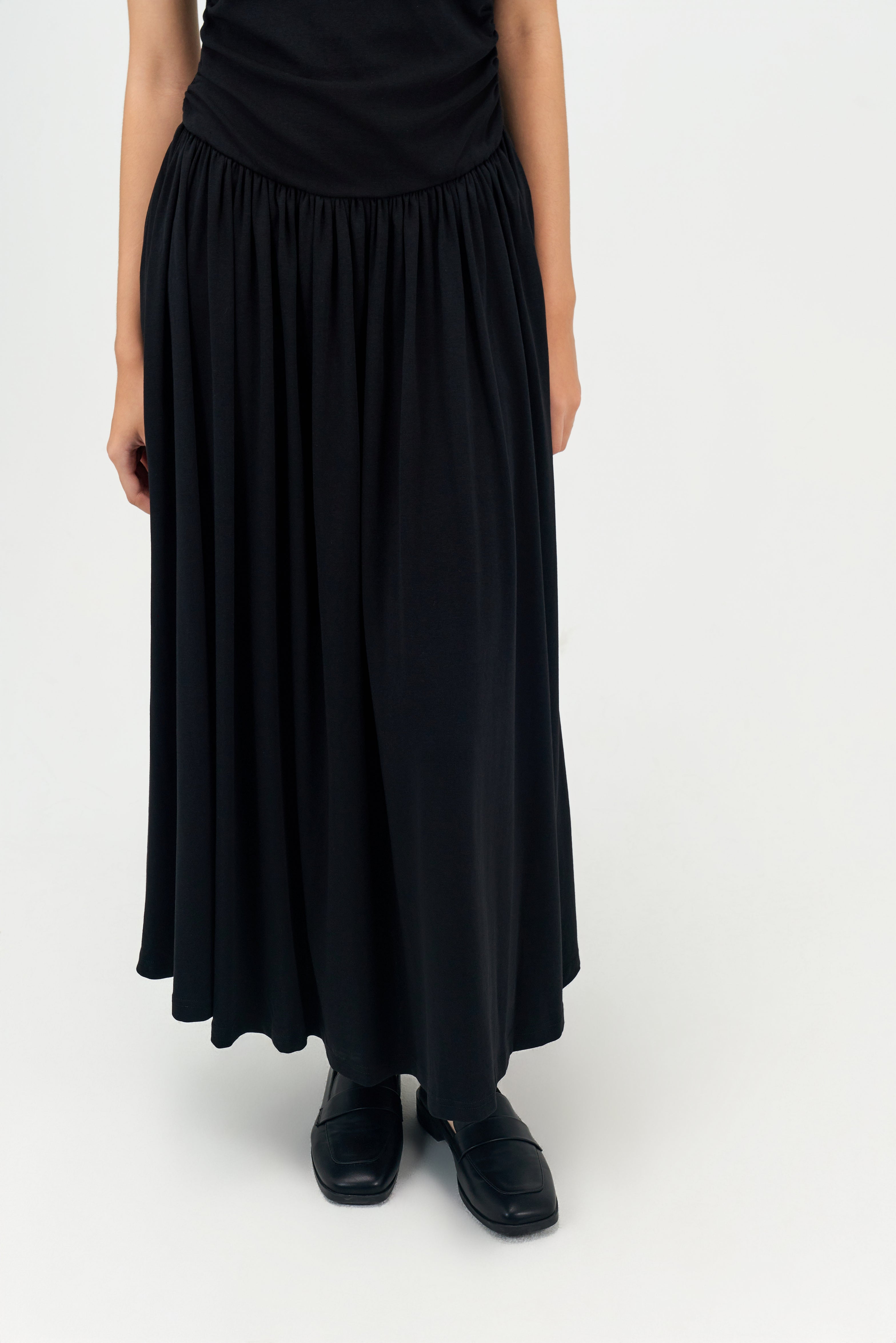 Classic - Knitted Curved Shoulder Gather Dress (Black)