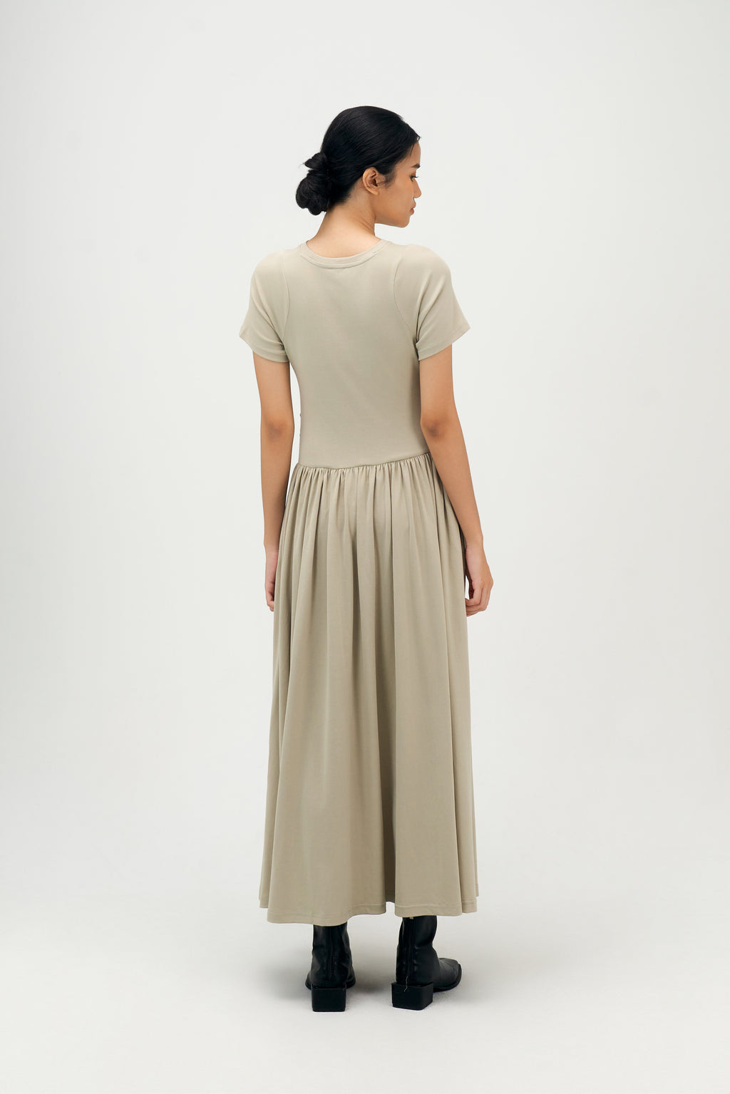 Classic - Knitted Curved Shoulder Gather Dress (Olive Beige)