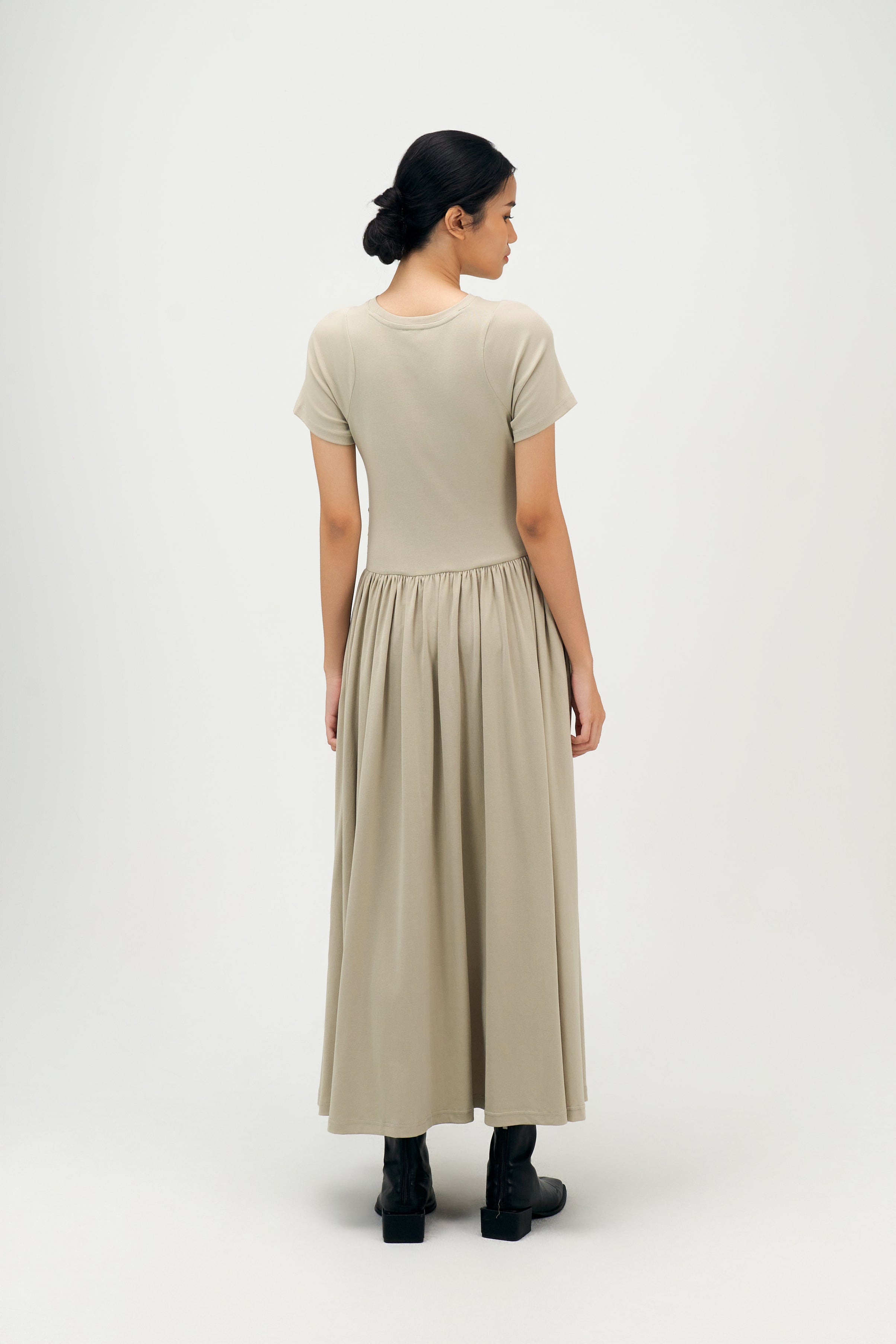 Classic - Knitted Curved Shoulder Gather Dress (Olive Beige)