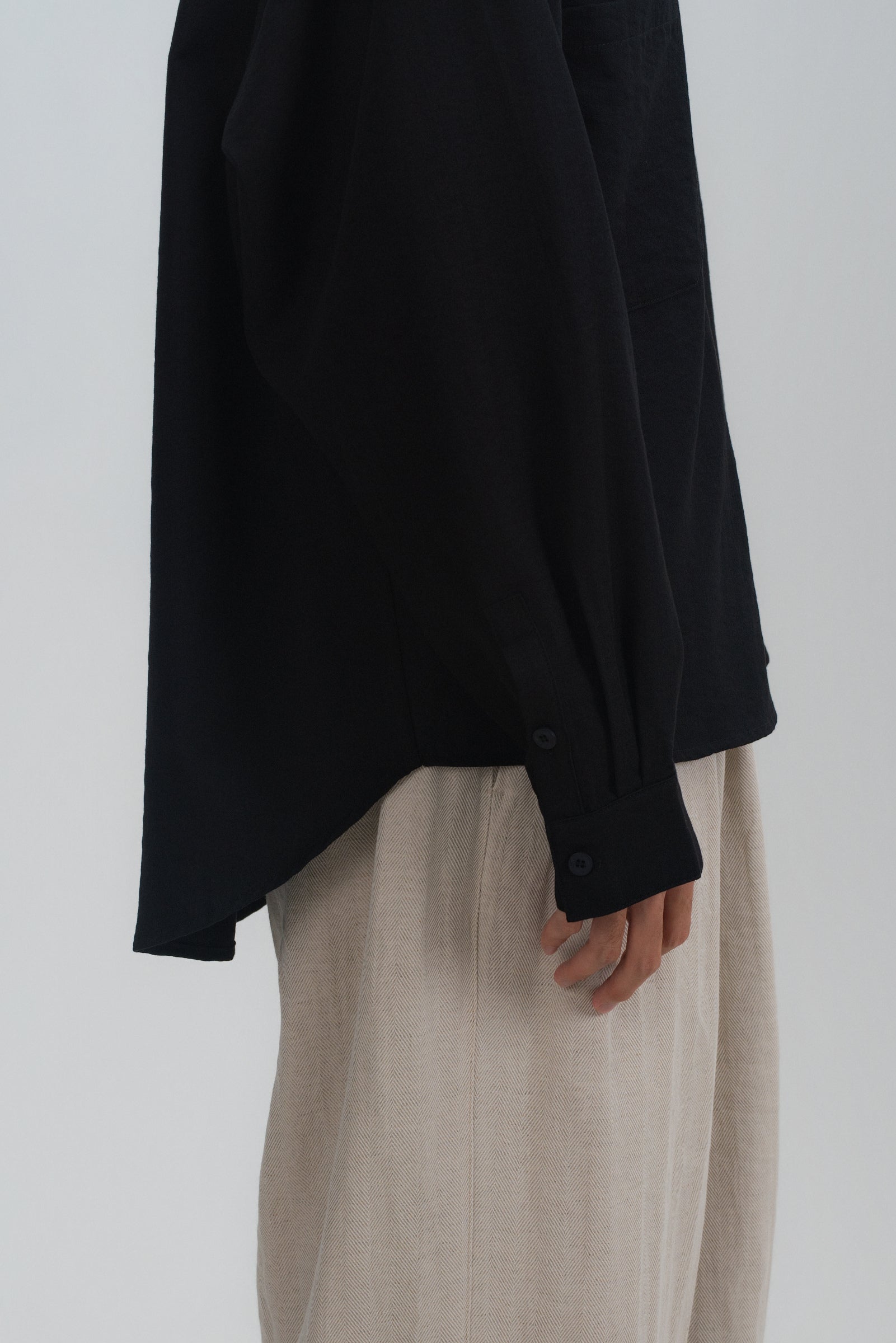 Gender Neutral Oversized Arm Long Sleeve Blouse (Black)