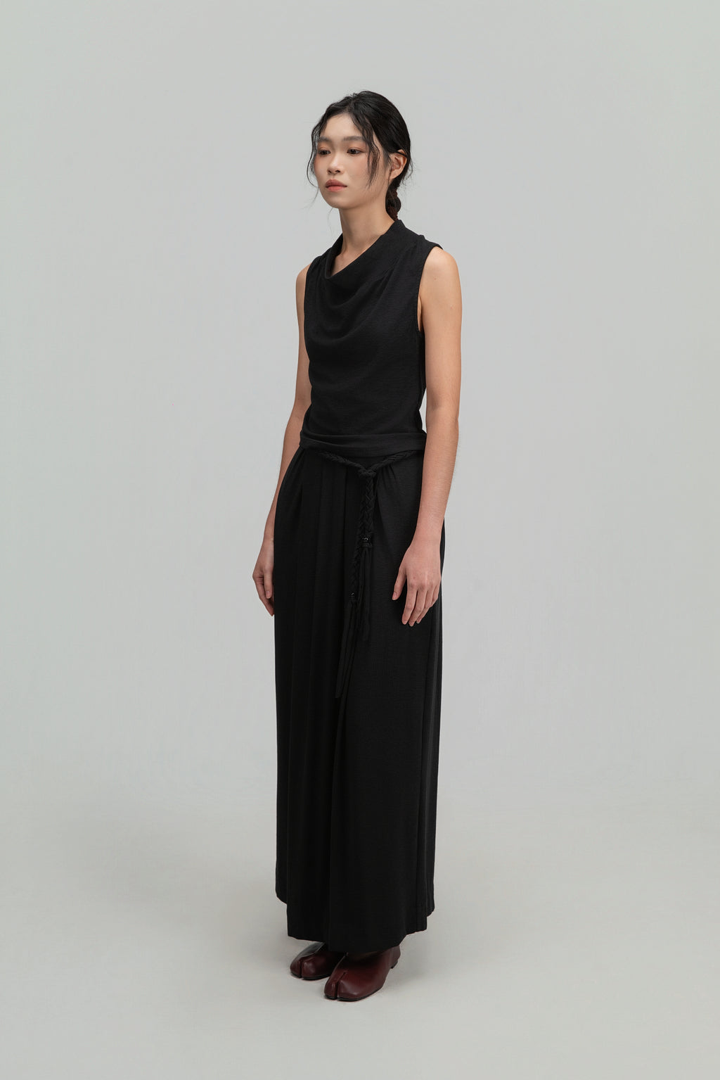 Snow Knit High Drape Neck Tank Top (Black)